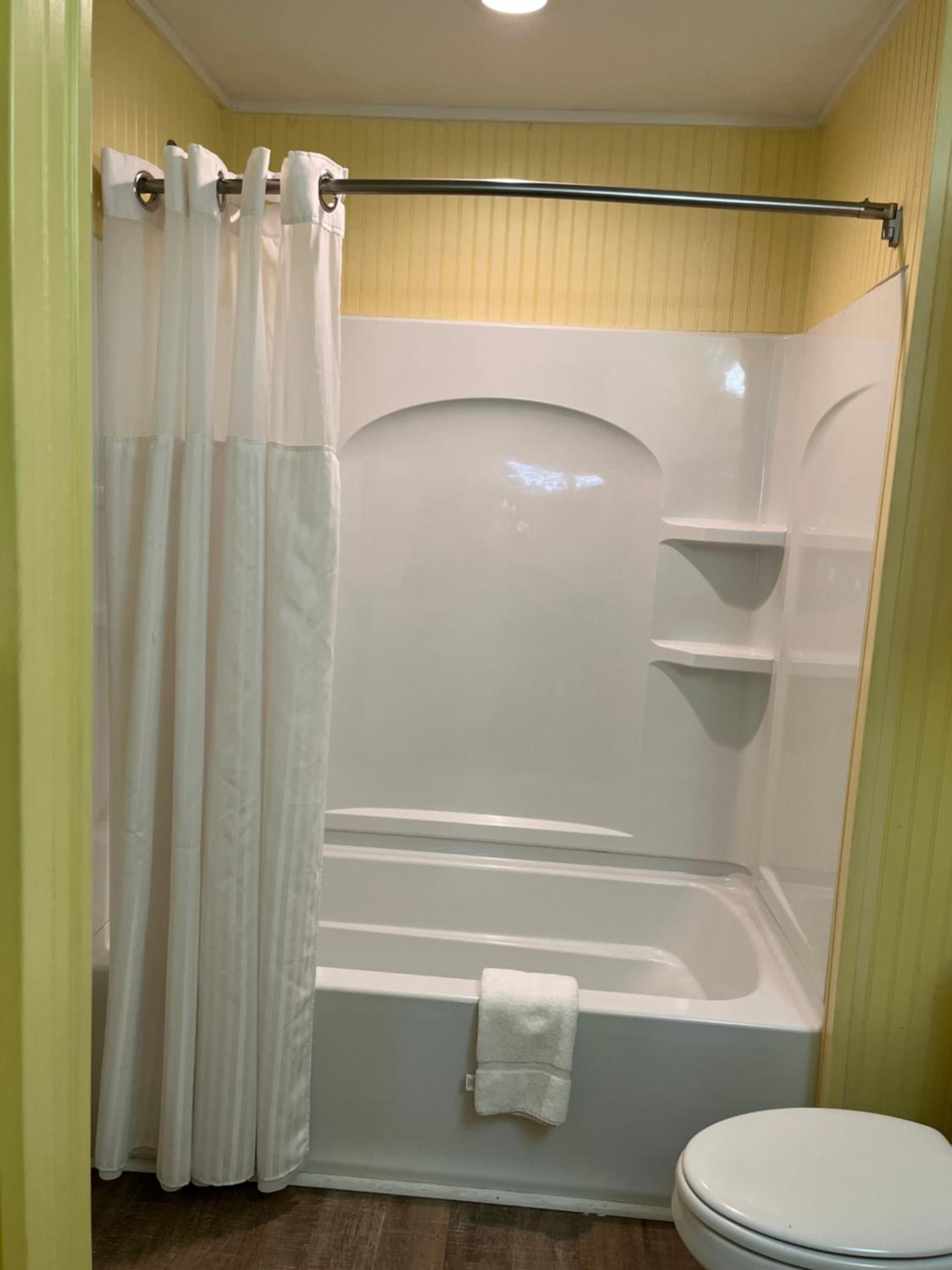 Queen Suite - Photo 6