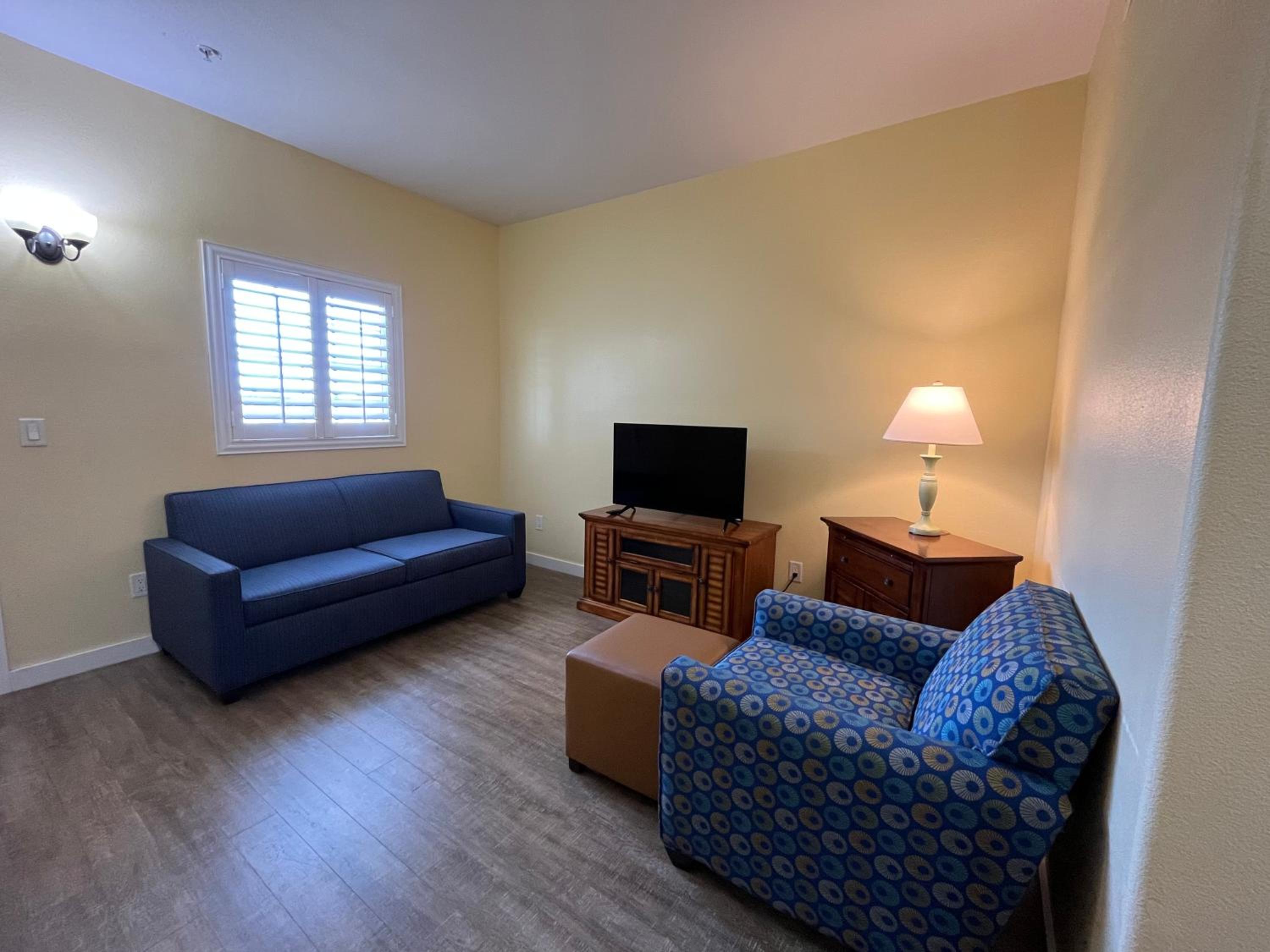 Queen Suite - Photo 5