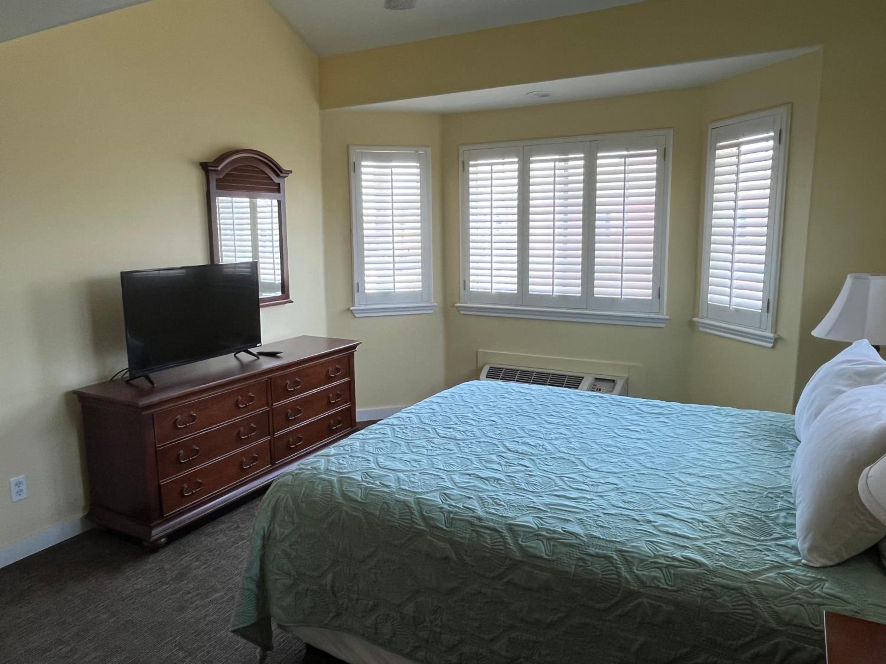 Suite - Photo 5