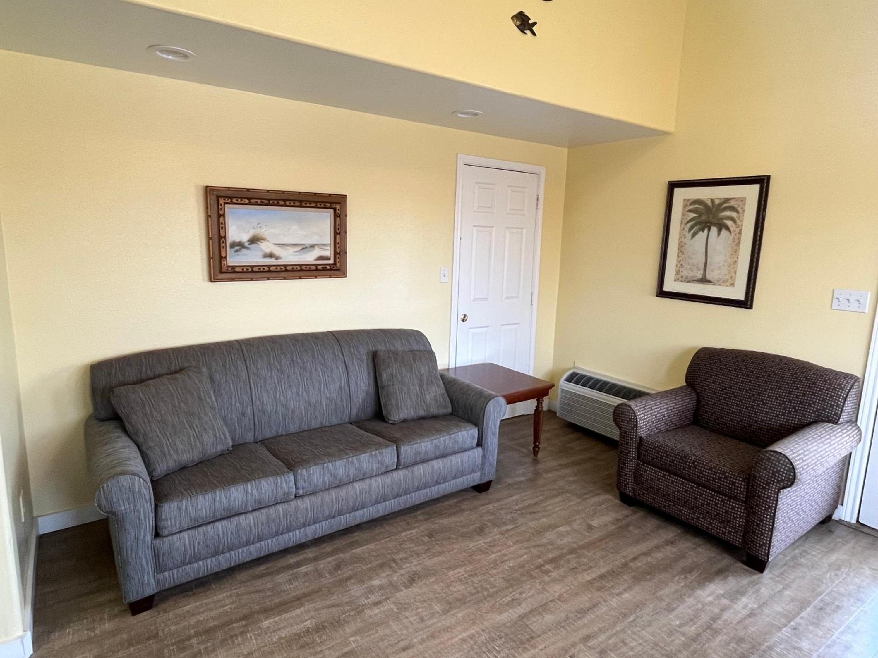 Suite - Photo 7