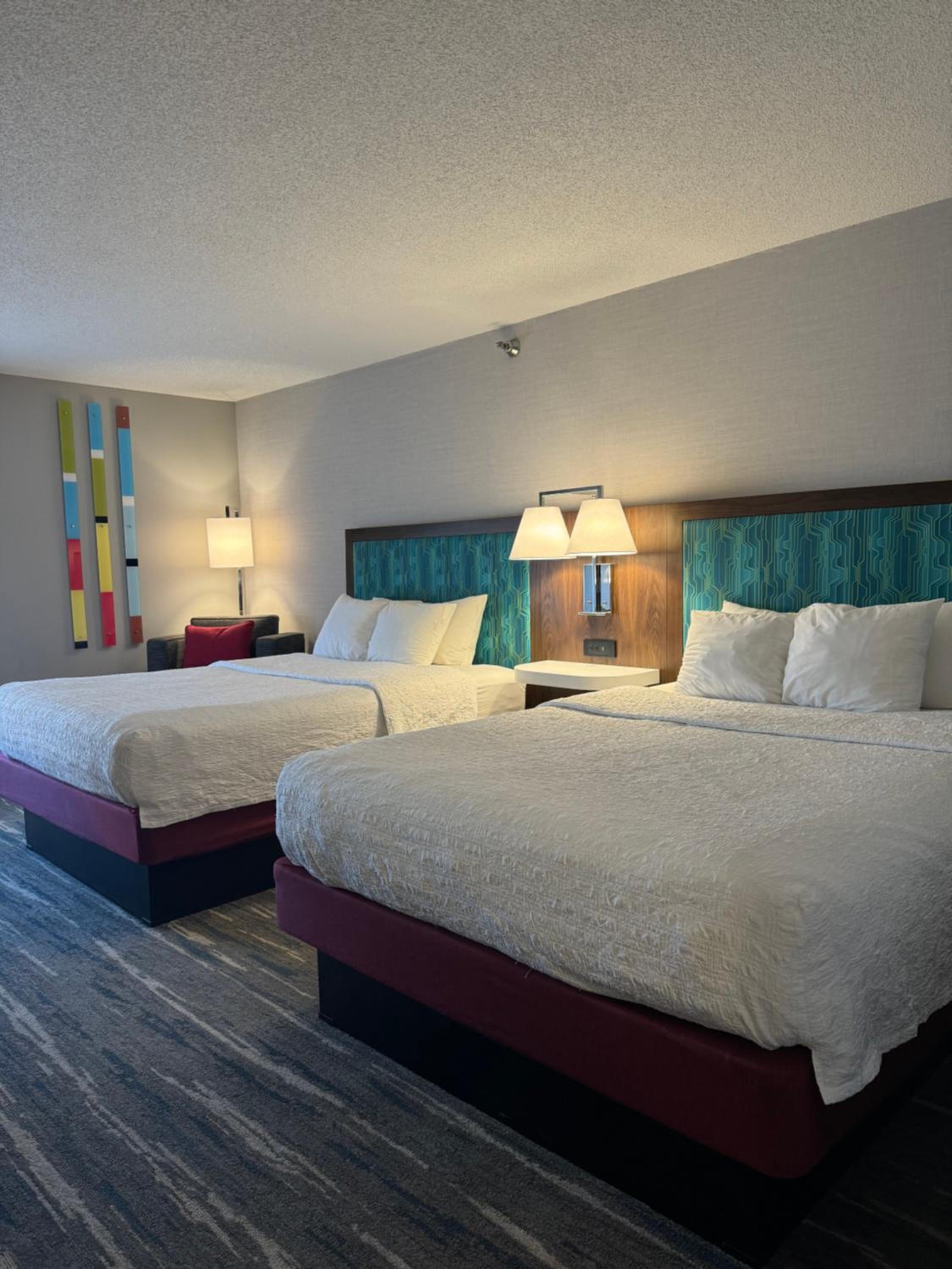 Queen Room with Two Queen Beds - Non-Smoking - Photo 2