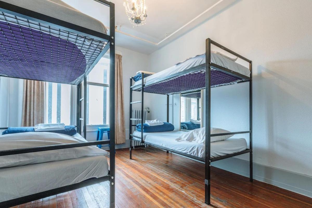 Bed in 4-Bed Female Dormitory Room photo 1