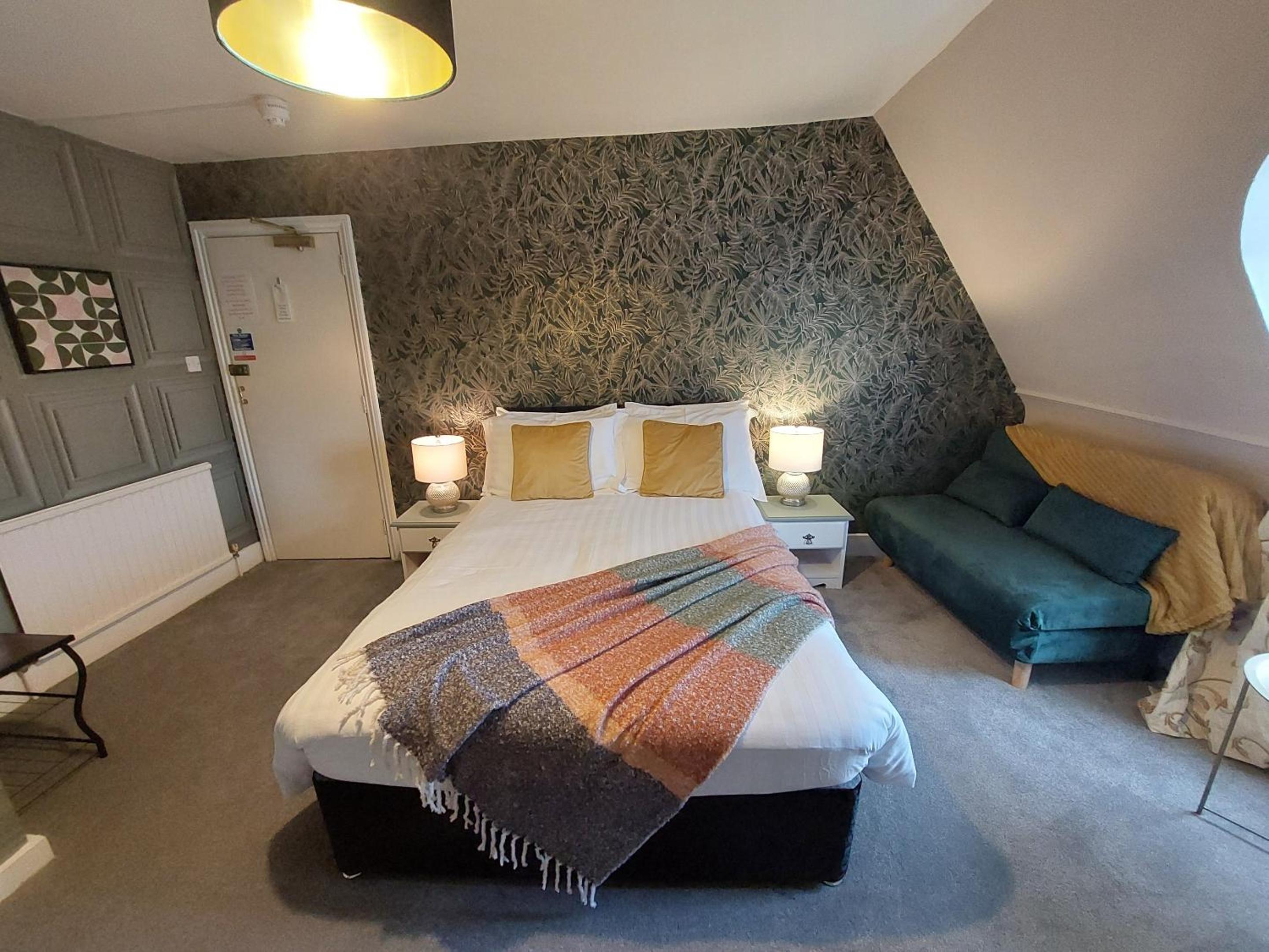 Deluxe Double Room with Shower