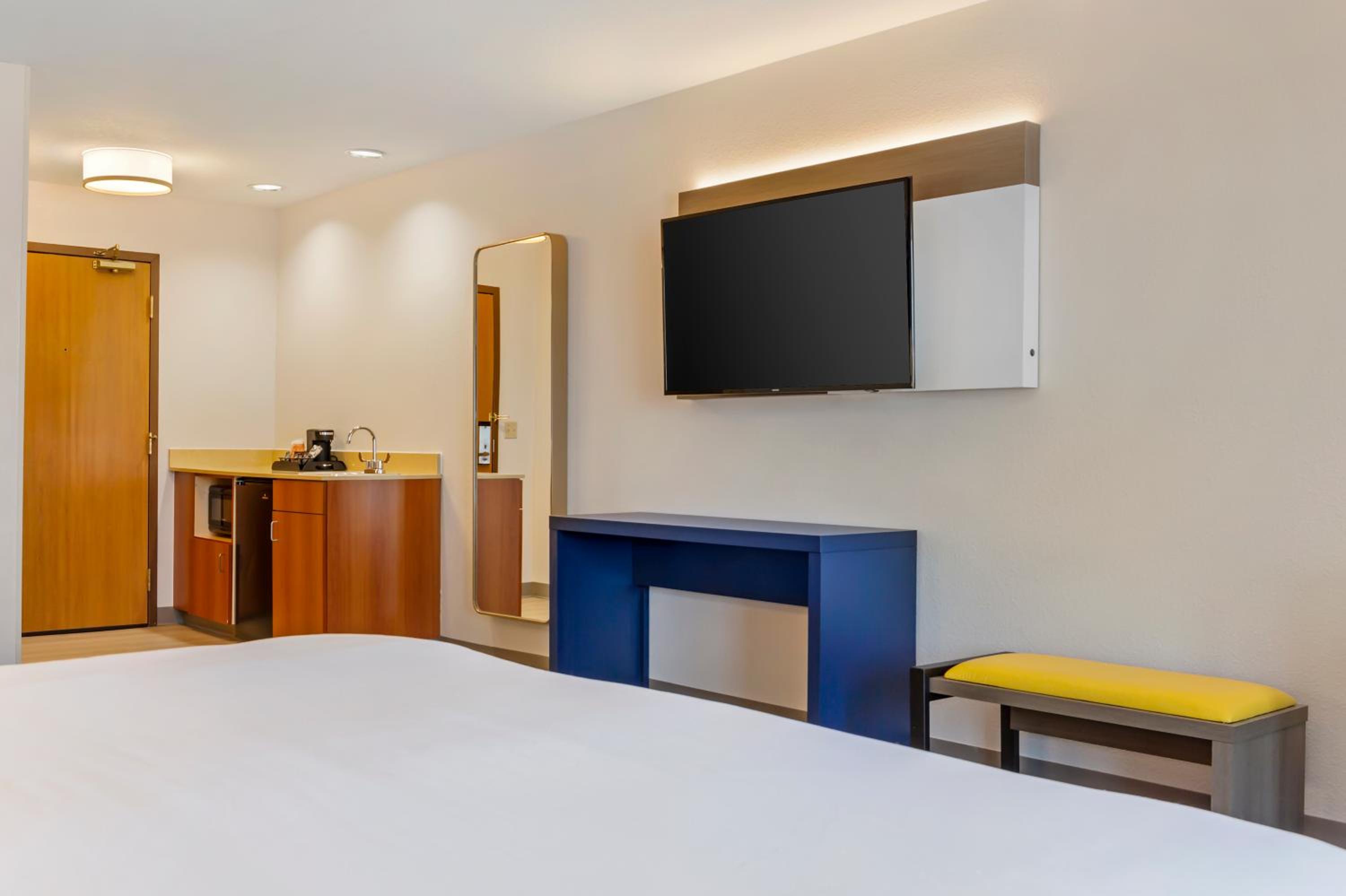 One Room Suite with Sofa bed - Non Smoking - Photo 1