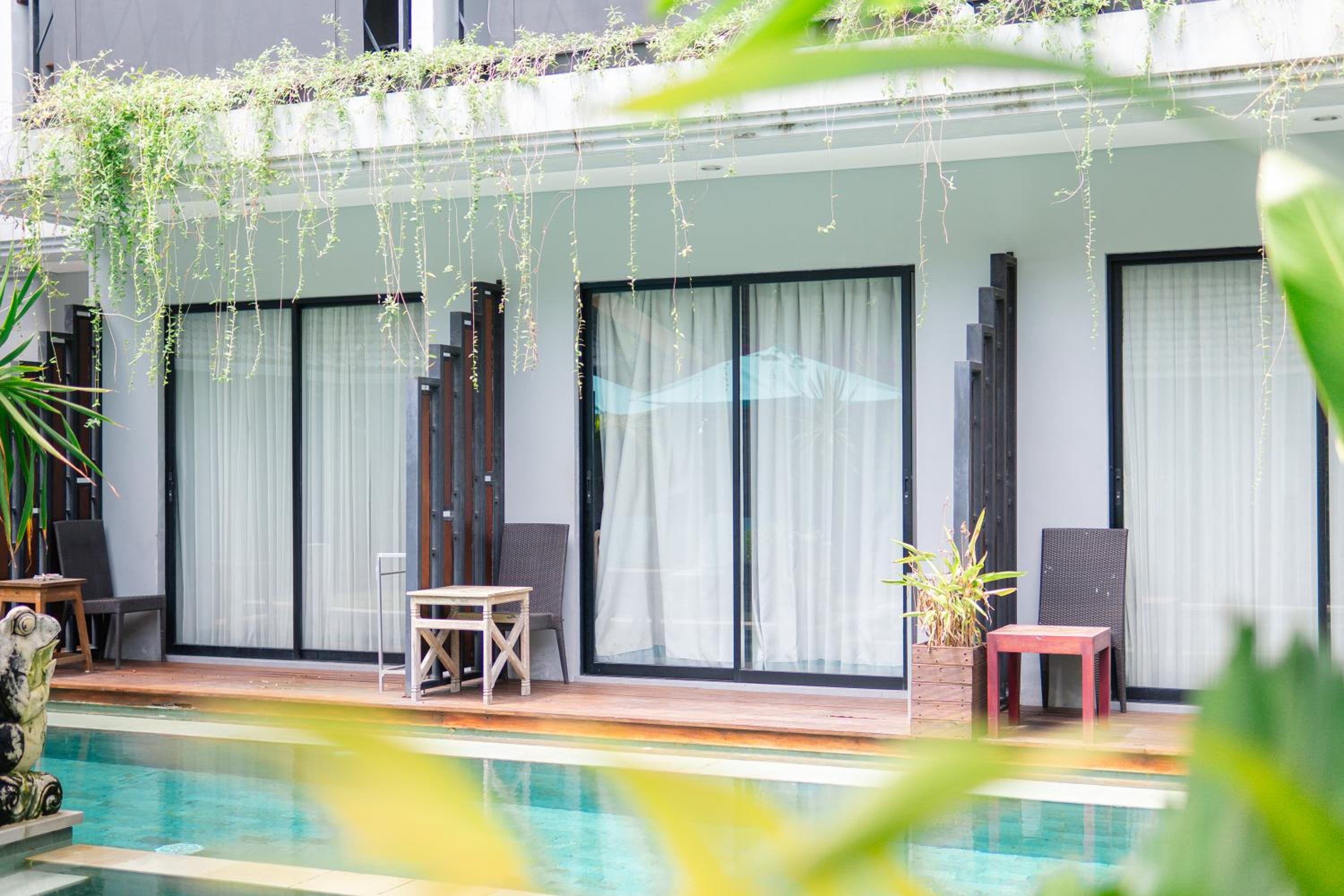 Deluxe Double or Twin Room with Pool Access - Photo 11