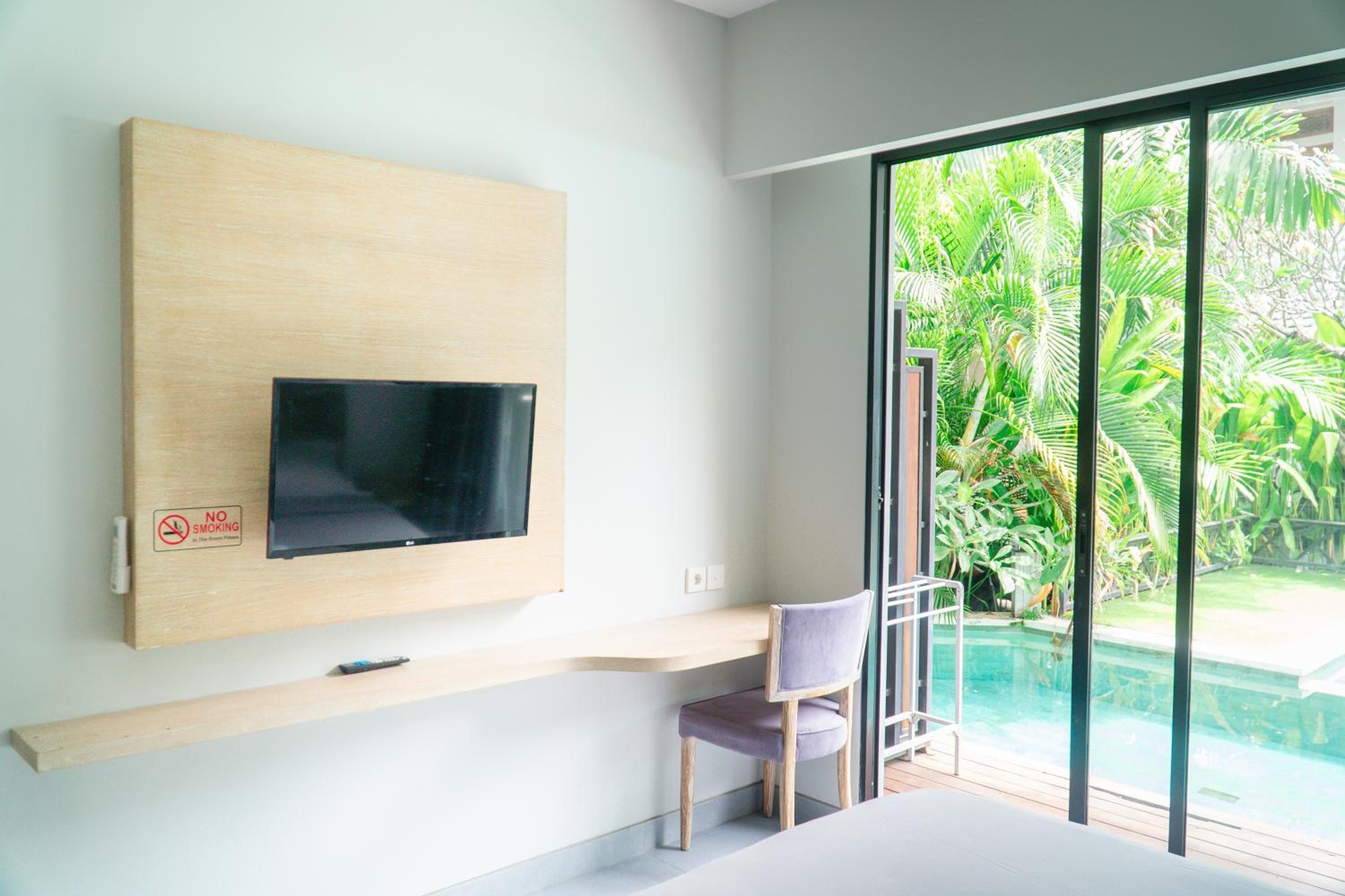 Deluxe Double or Twin Room with Pool Access - Photo 12