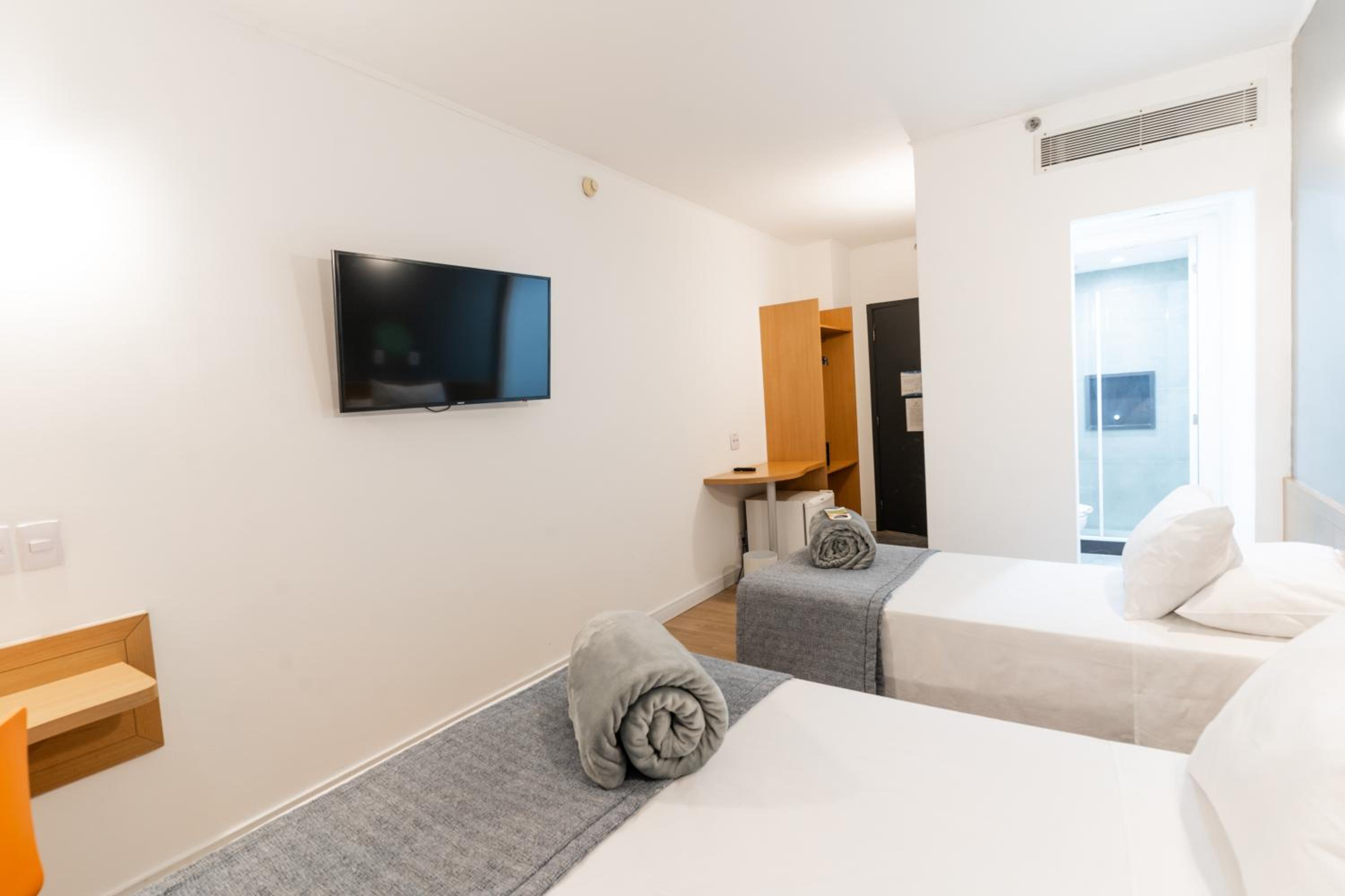 Superior Triple Room photo 2