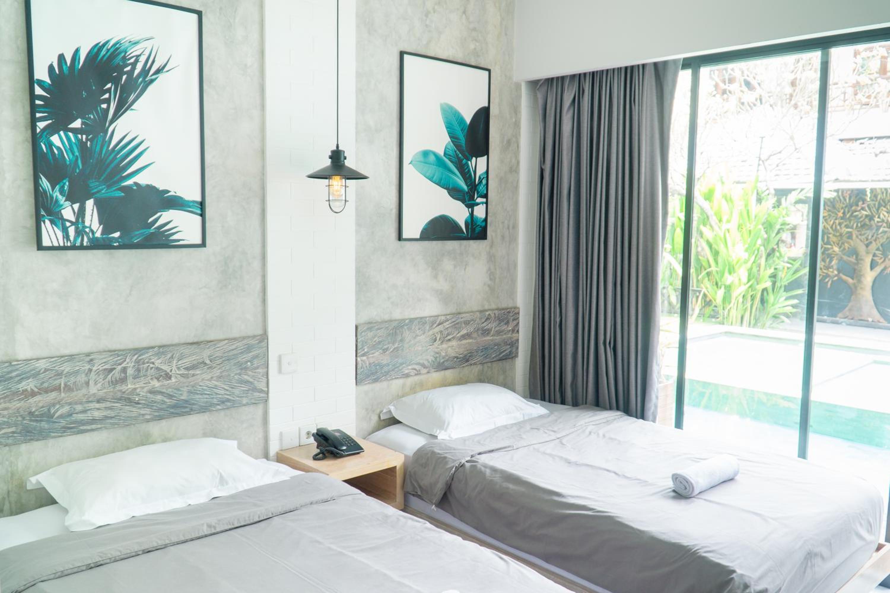 Deluxe Double or Twin Room with Pool Access - Photo 9