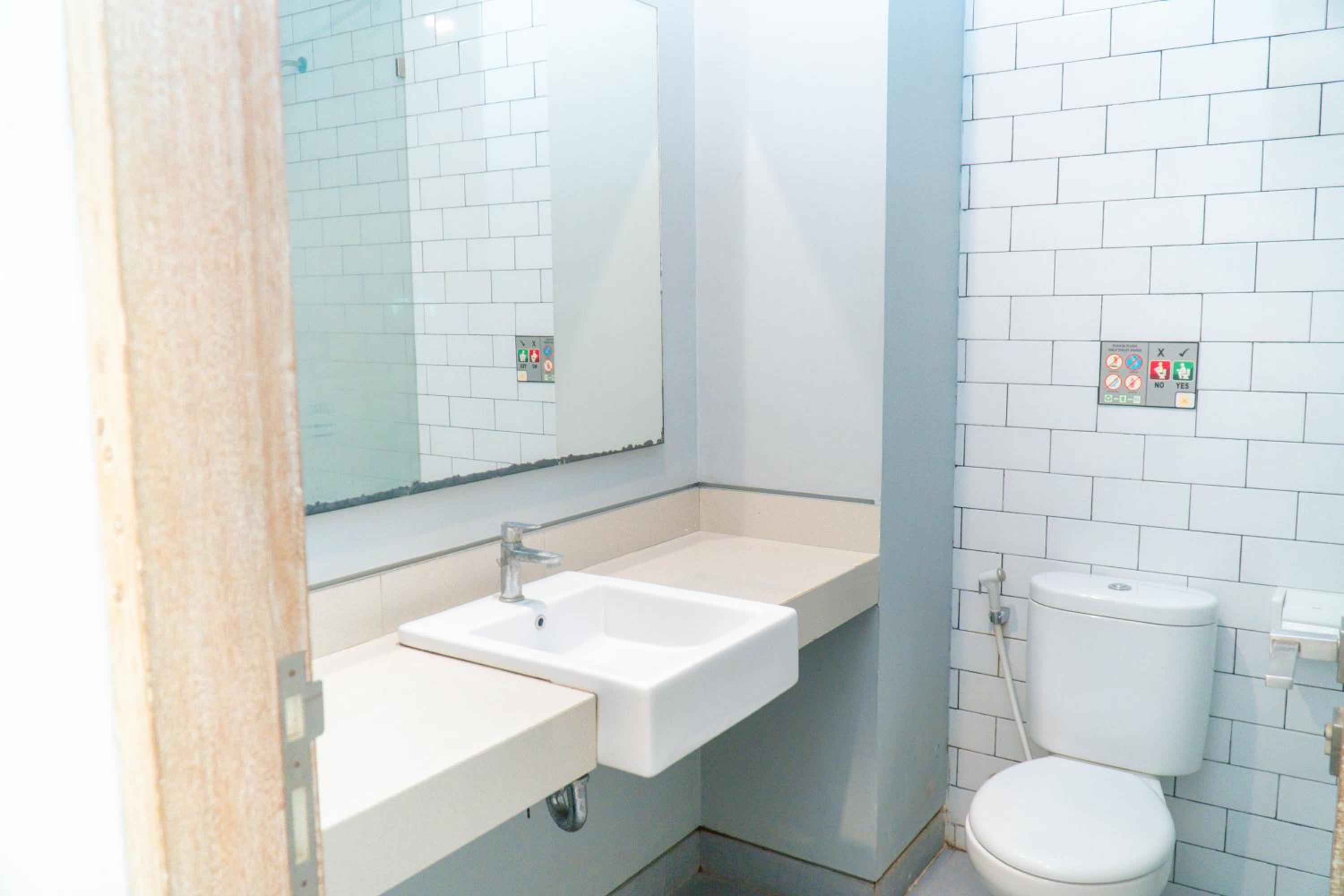 Deluxe Double or Twin Room with Pool Access - Photo 2