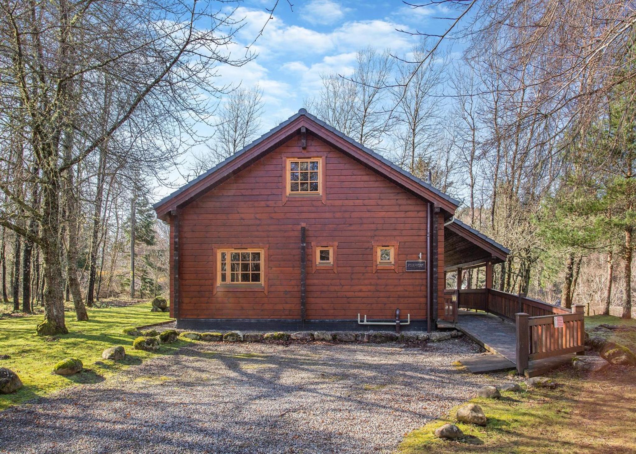 Three-Bedroom House photo 3