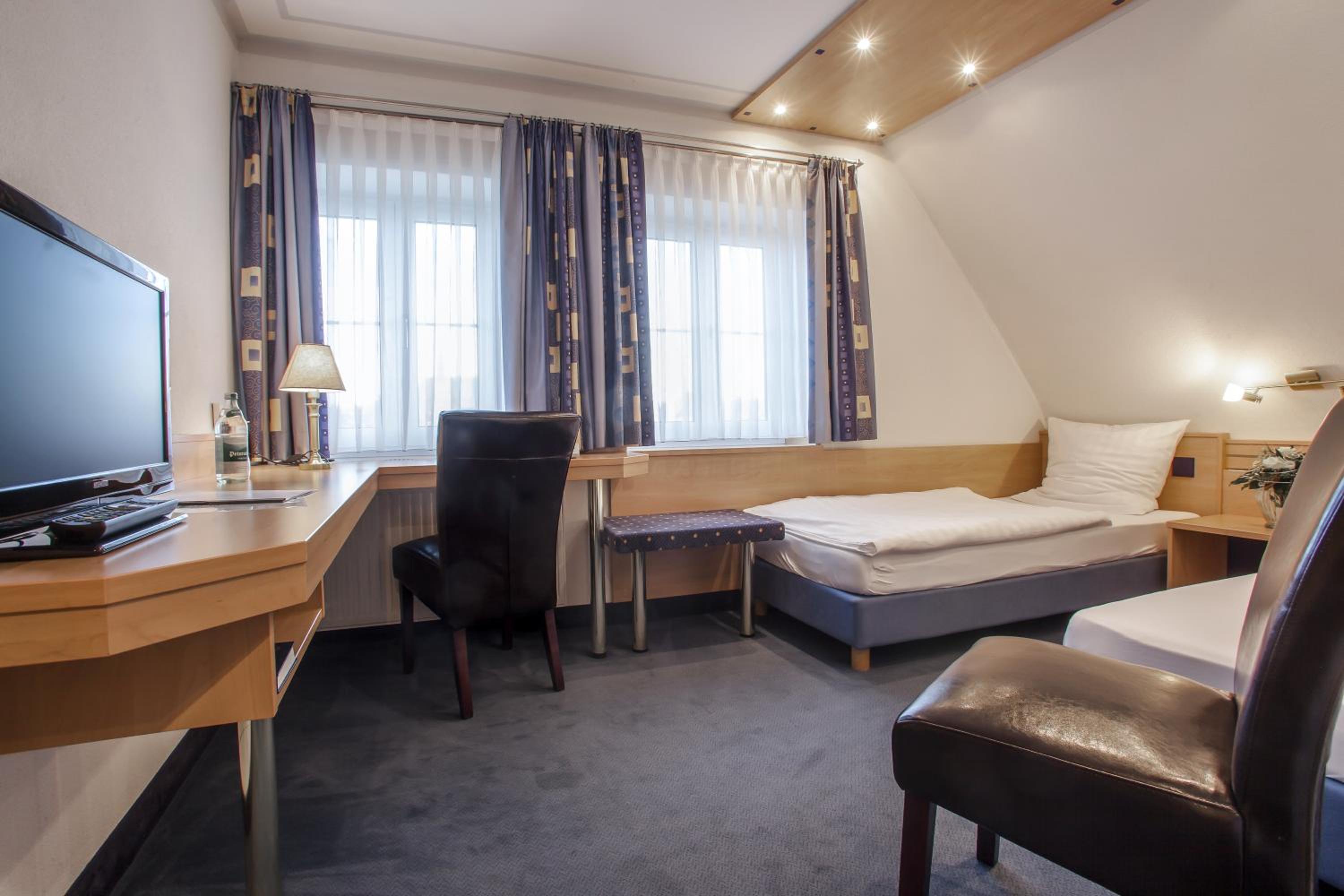 Standard Twin Room photo 1