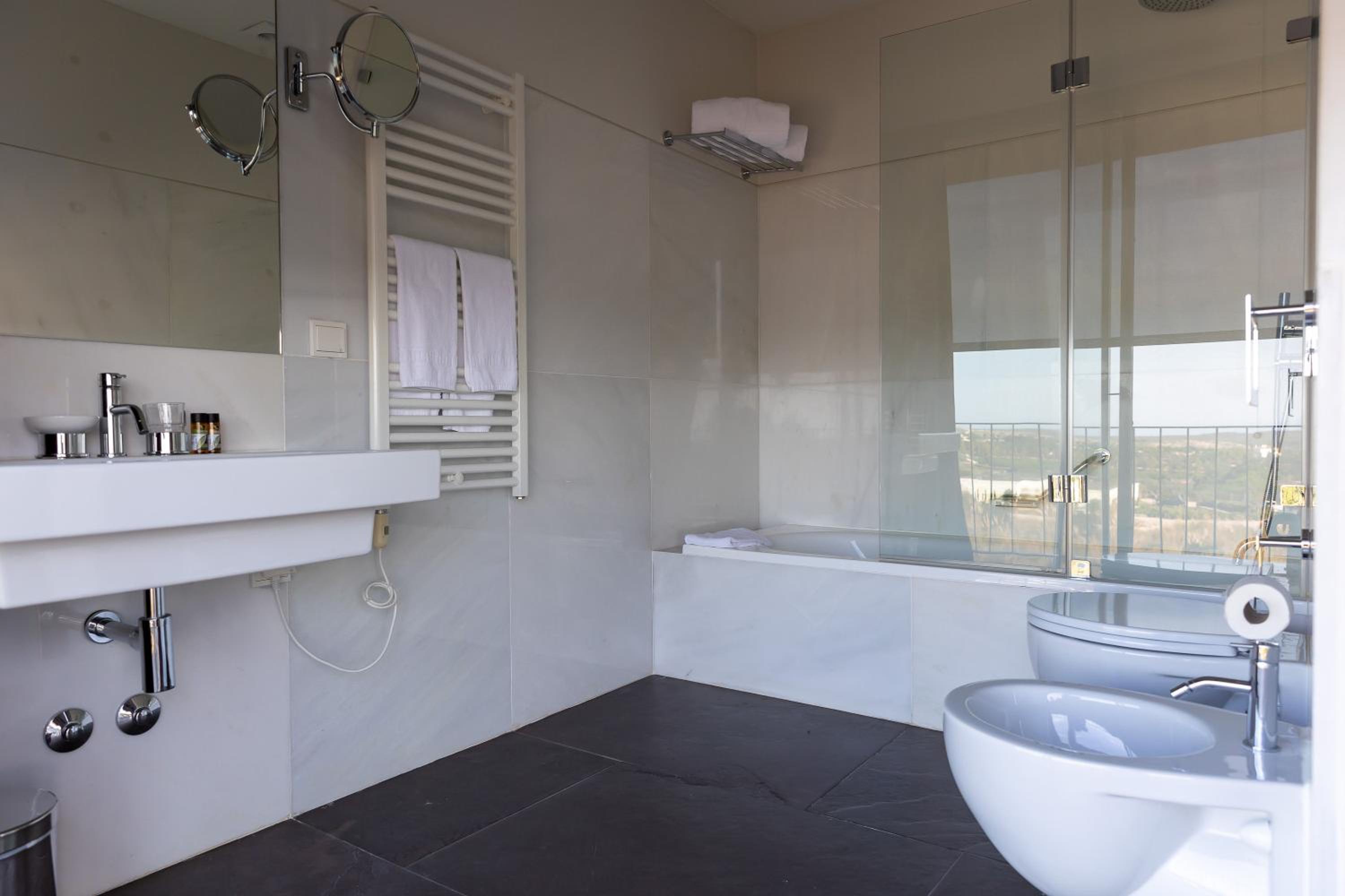 Superior Two-Bedroom Villa - Photo 10