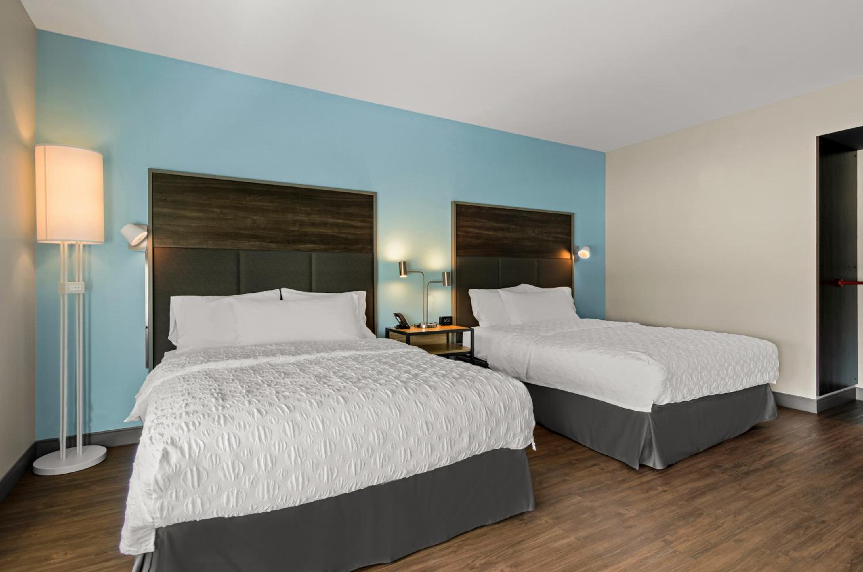 Queen Room with Two Queen Beds - Mobility Access - Photo 7