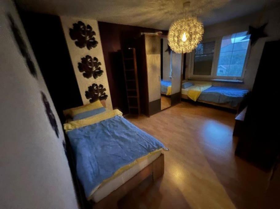 Five-Bedroom House photo 1
