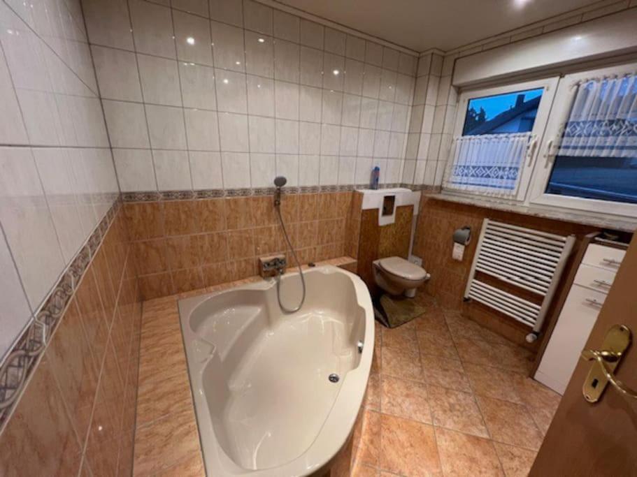 Five-Bedroom House photo 3
