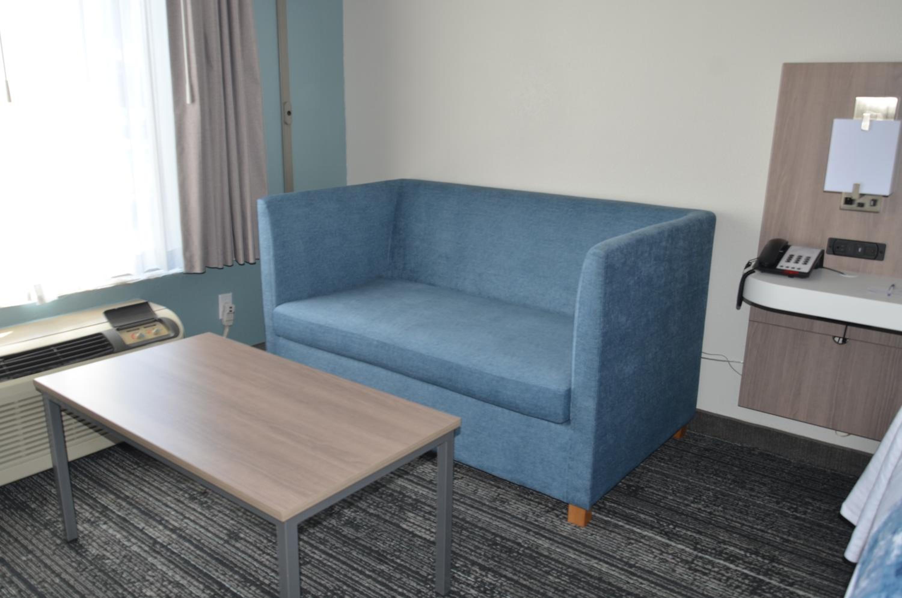 King Room - Non-Smoking - Photo 4