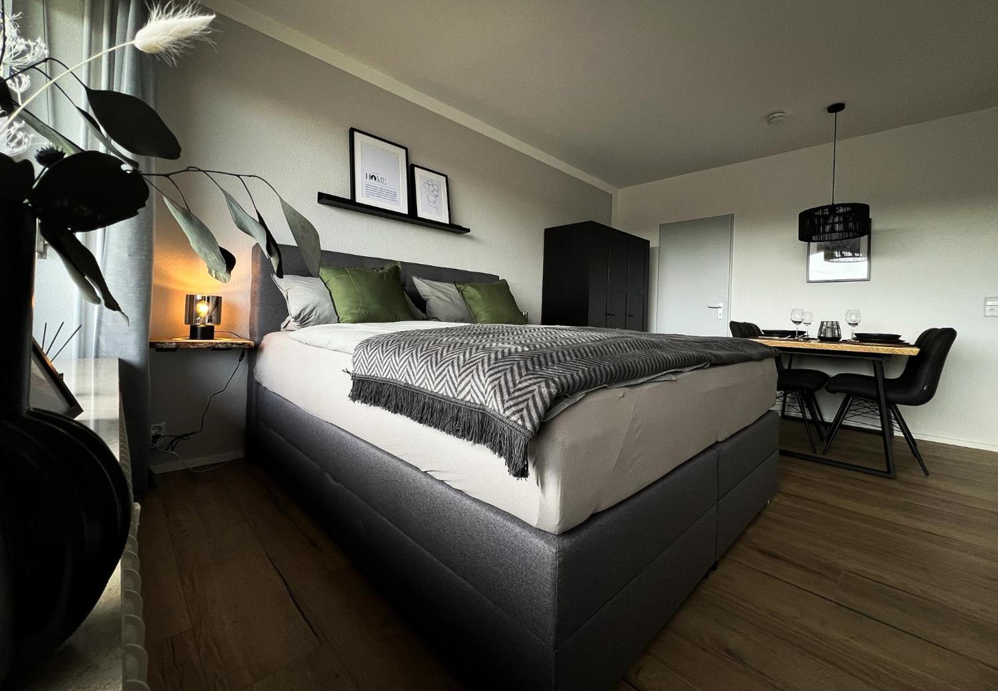 Two-Bedroom Deluxe Apartment with Balcony