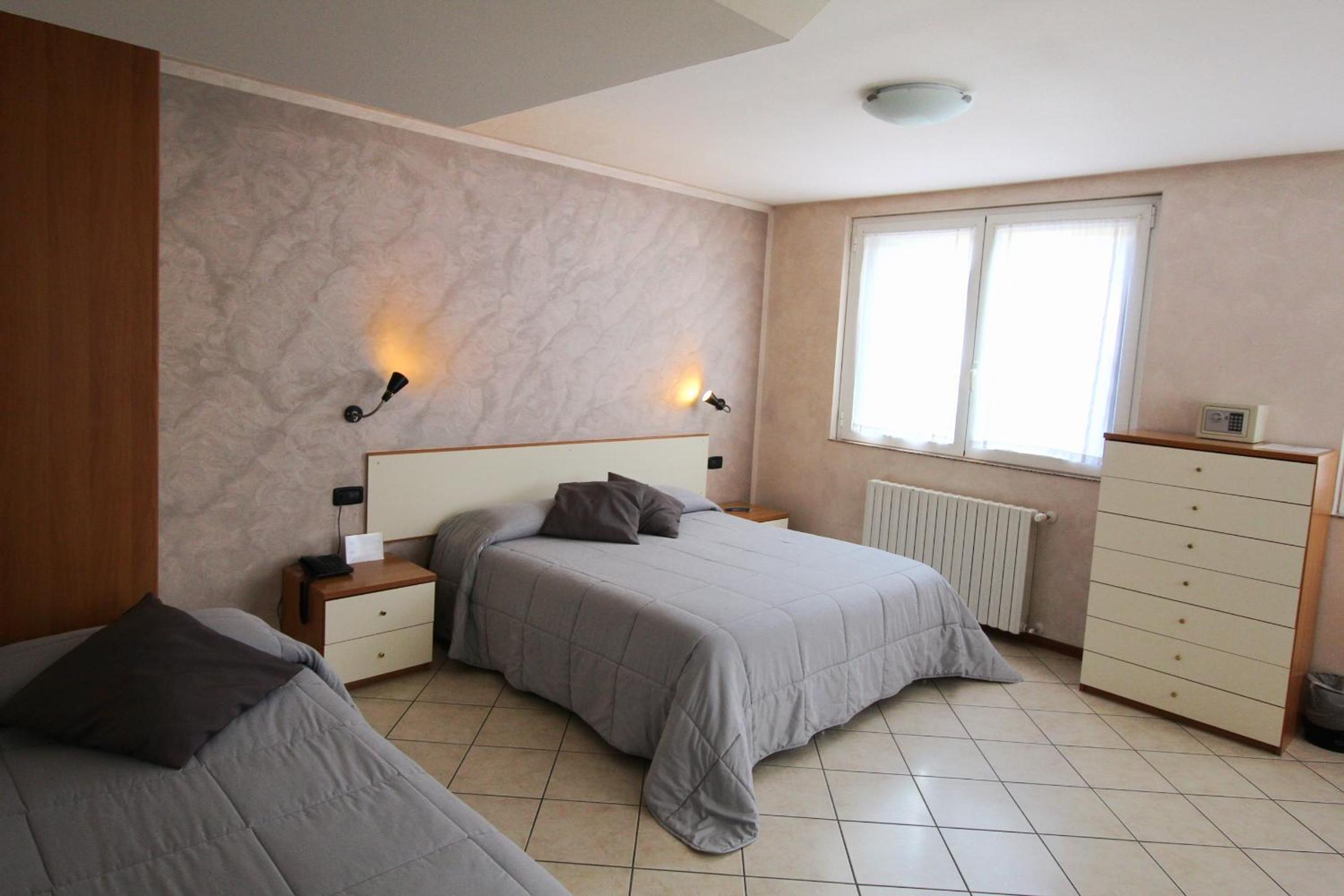 Triple Room - Photo 1