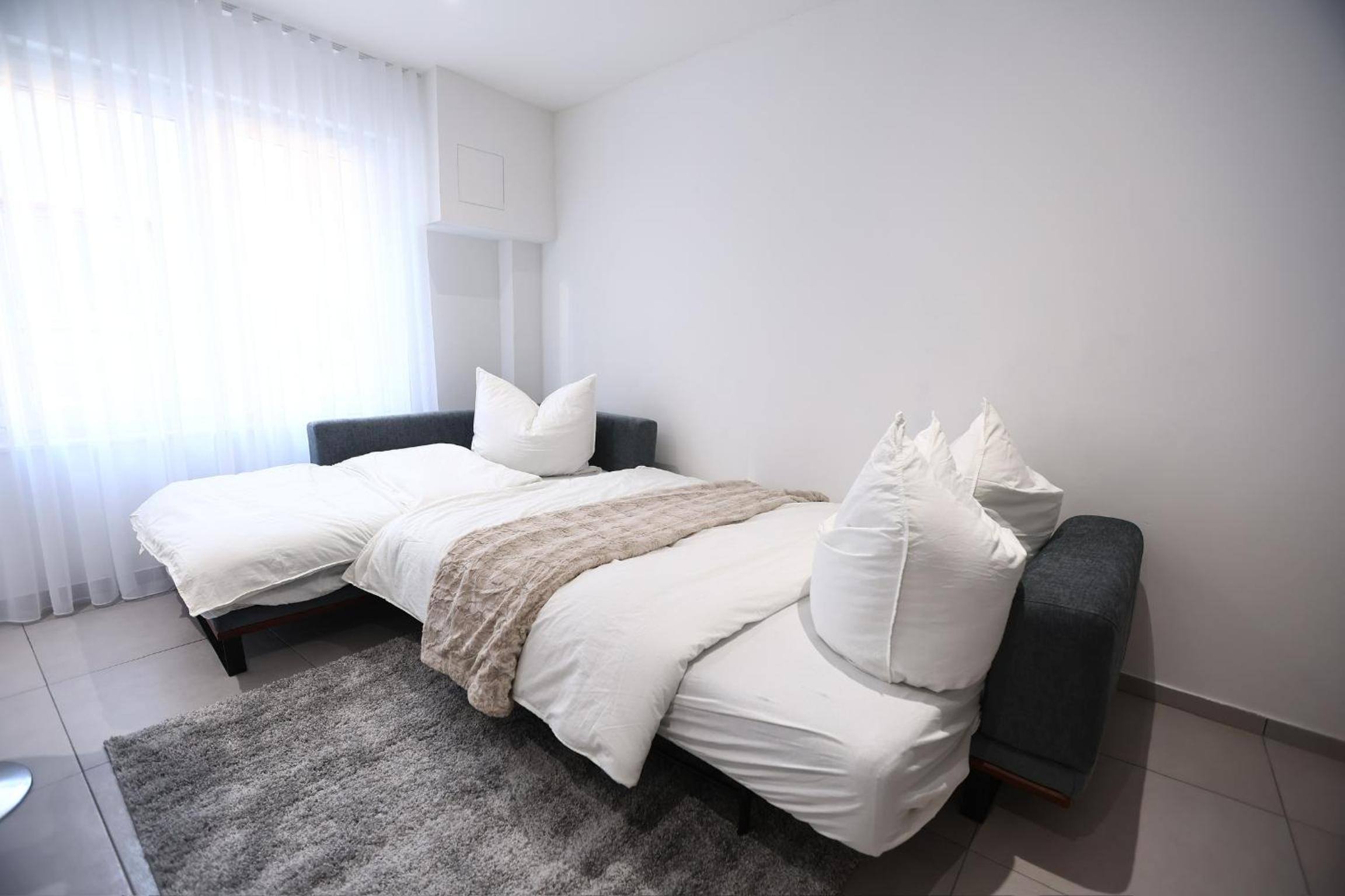 One-Bedroom Apartment photo 1