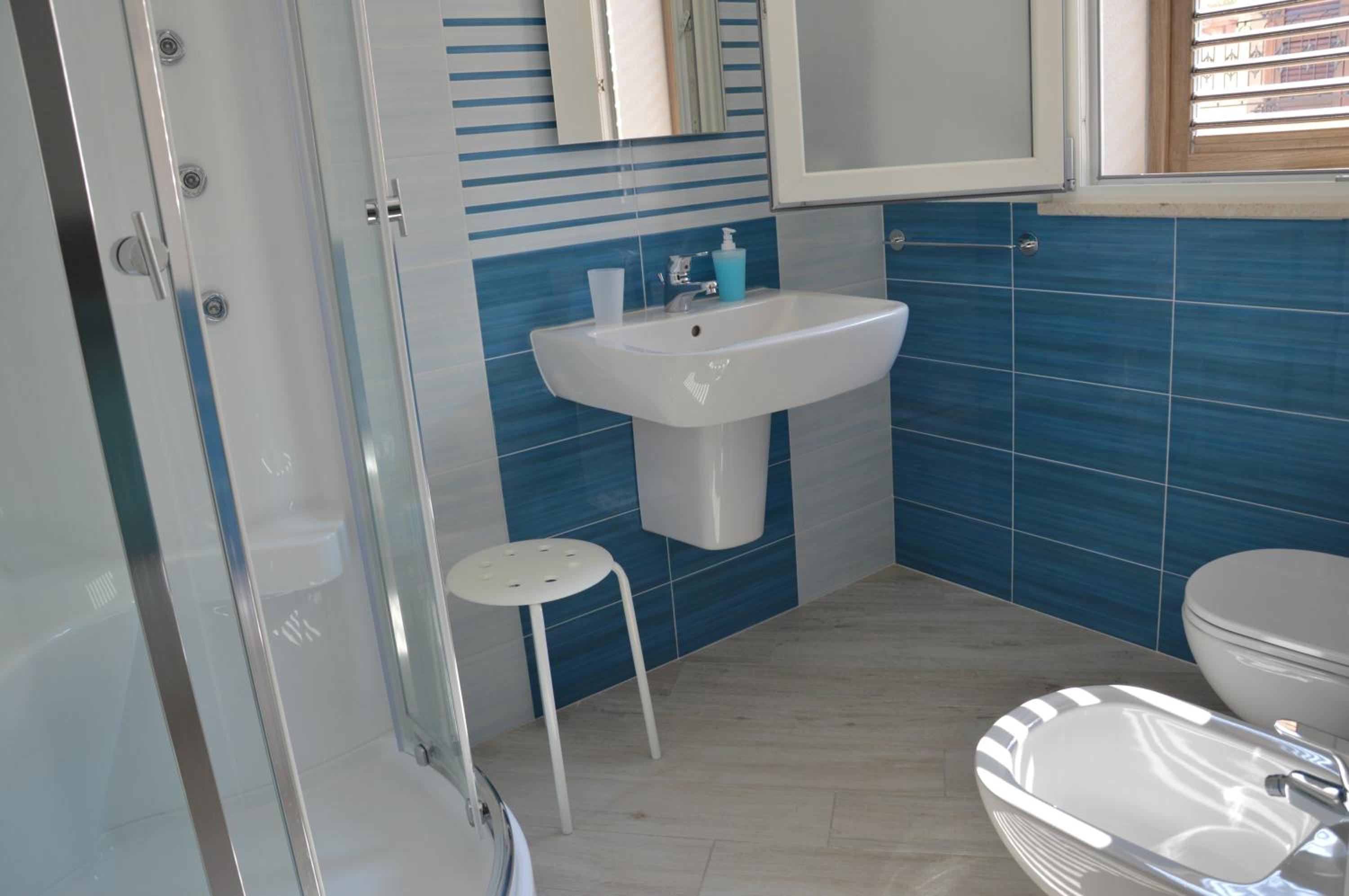 Superior Triple Room with Sea View photo 3
