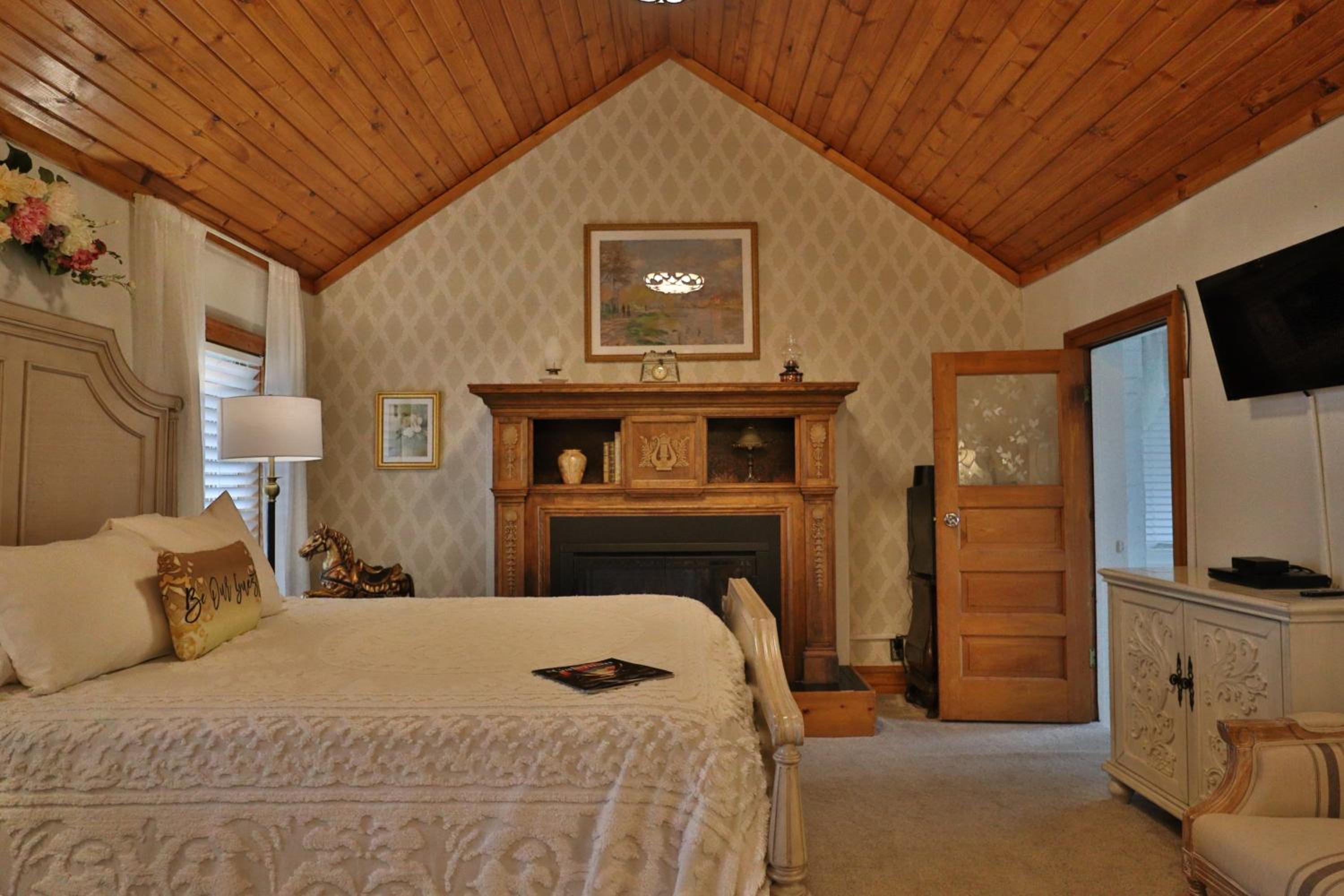 Queen Room