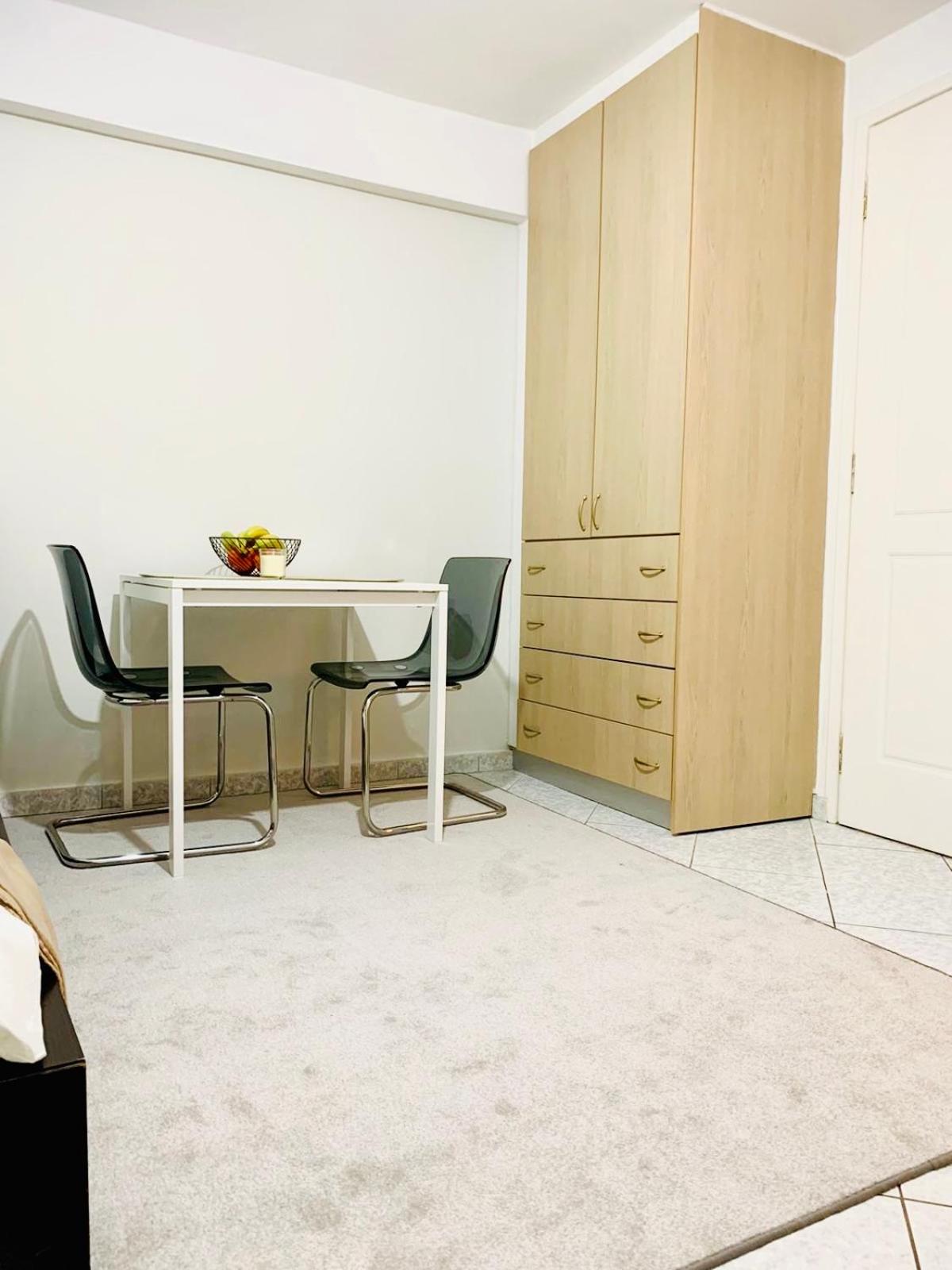 One-Bedroom Apartment photo 2