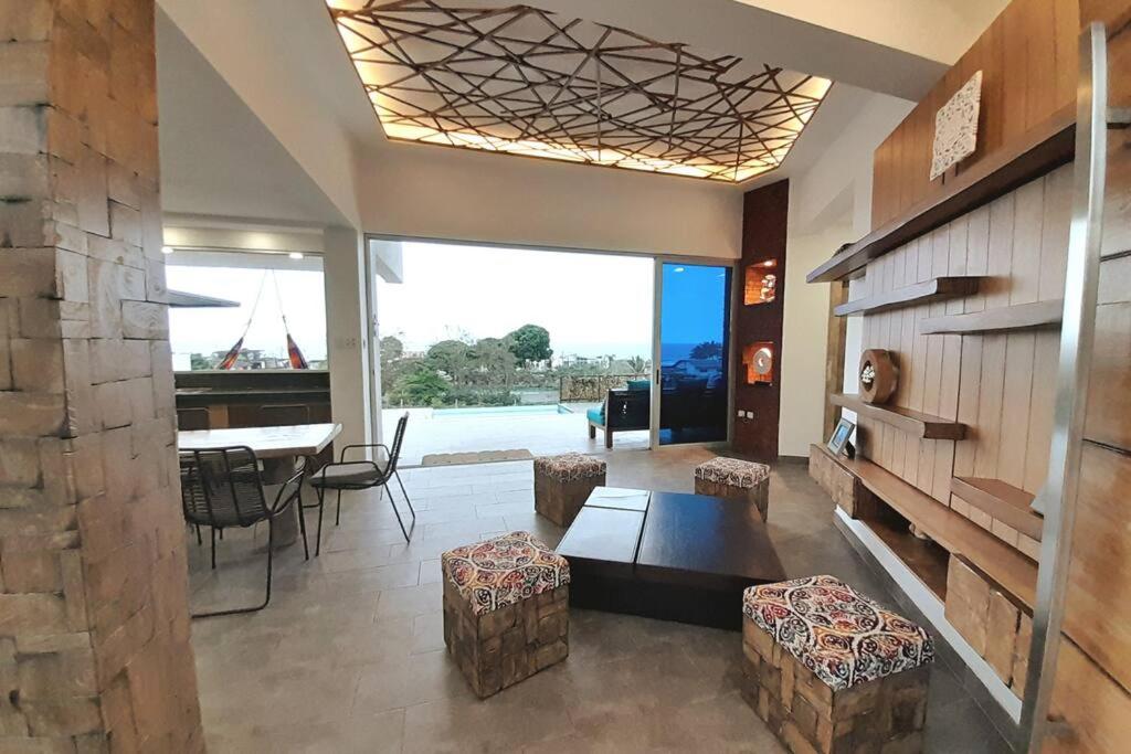 Villa photo 1