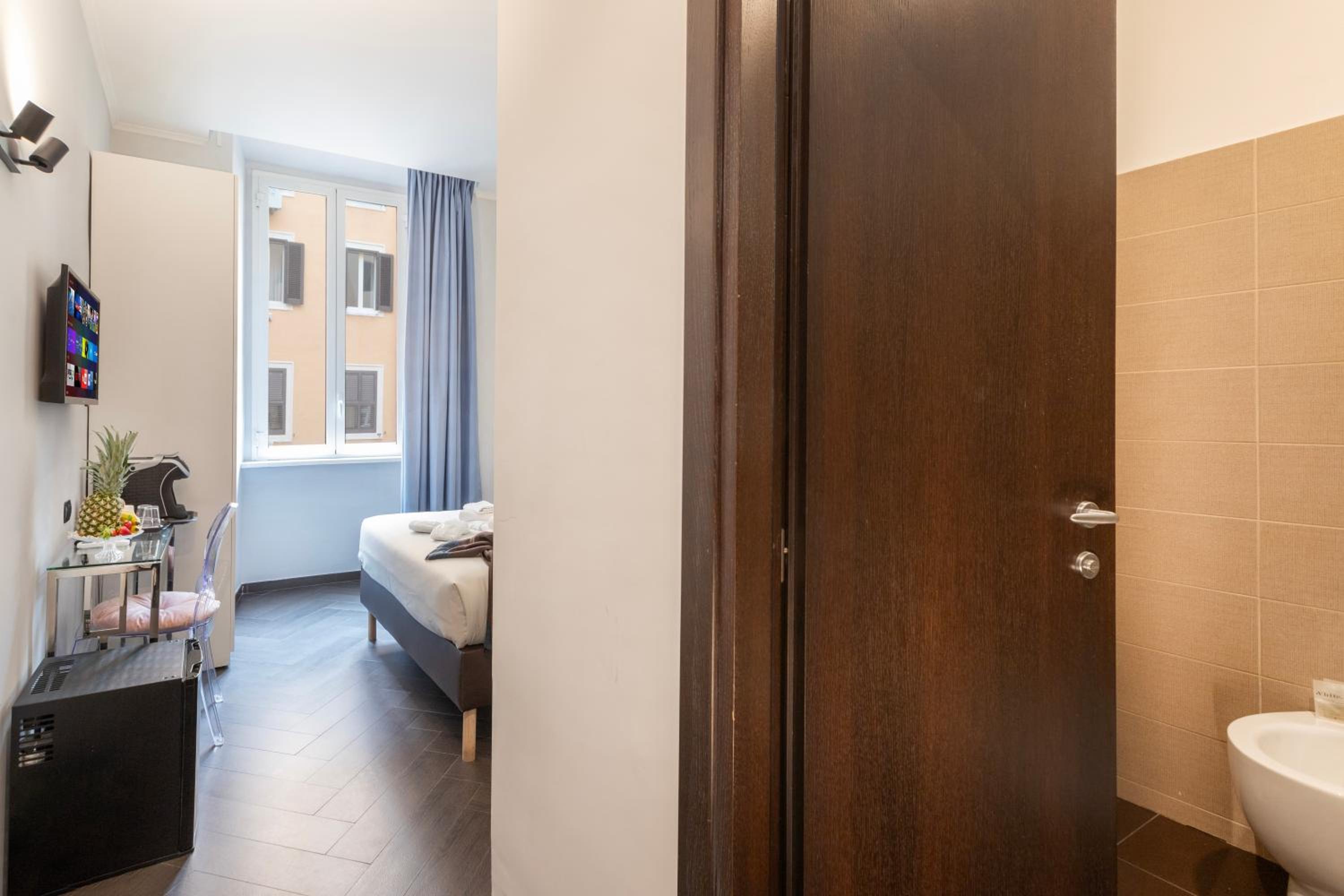 Double Room with Private Bathroom photo 3