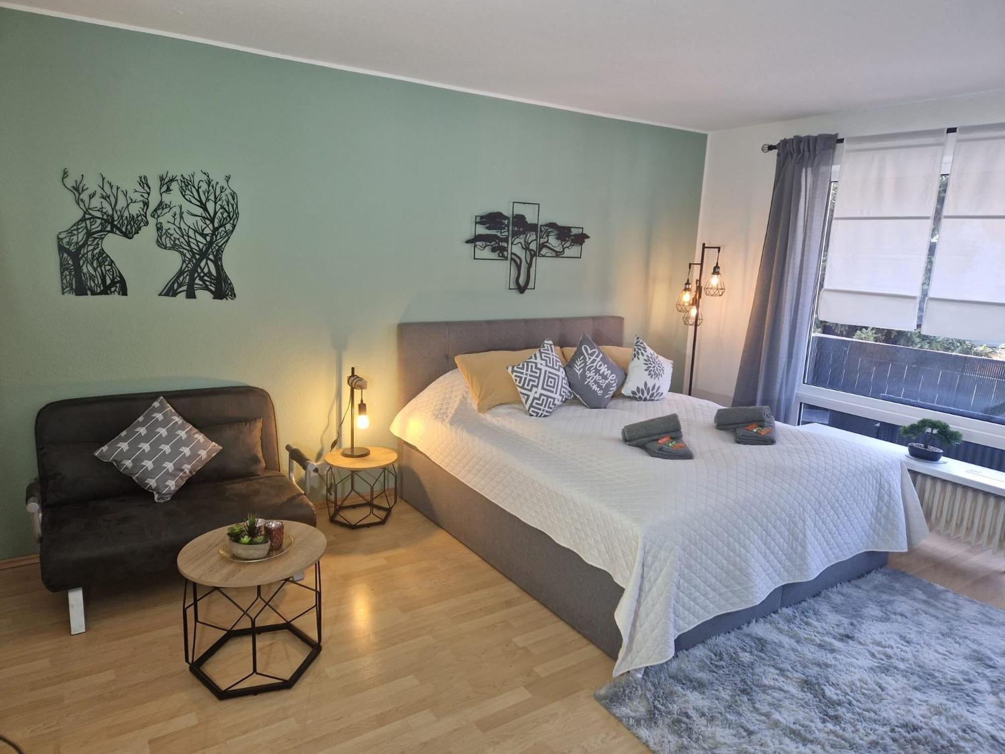One-Bedroom Apartment photo 1