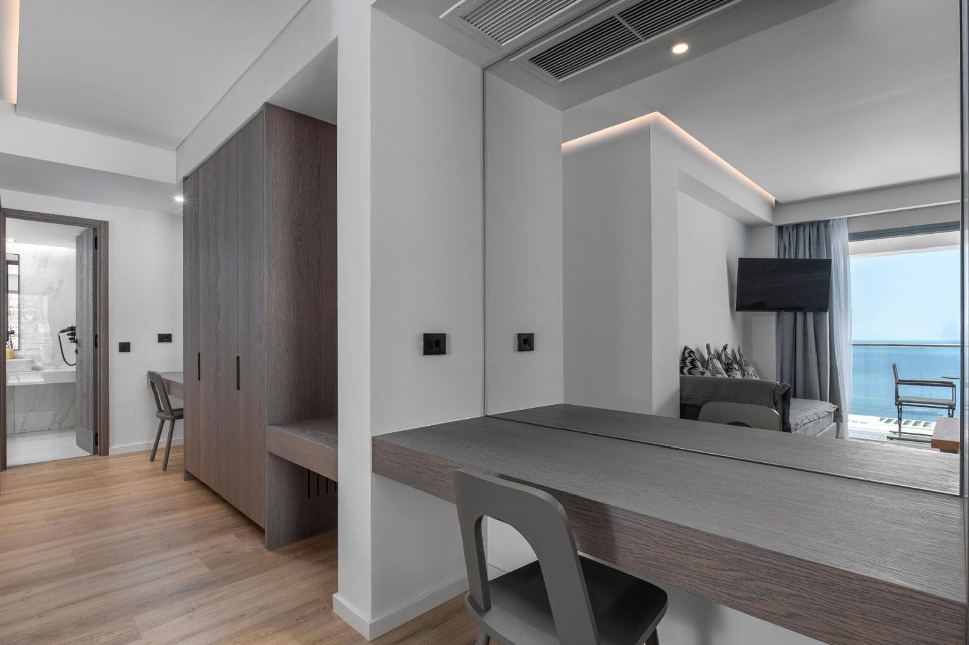 Junior Suite Panoramic Sea View photo 3