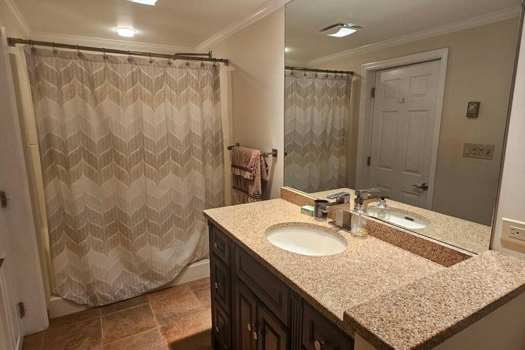 Four-Bedroom House photo 2