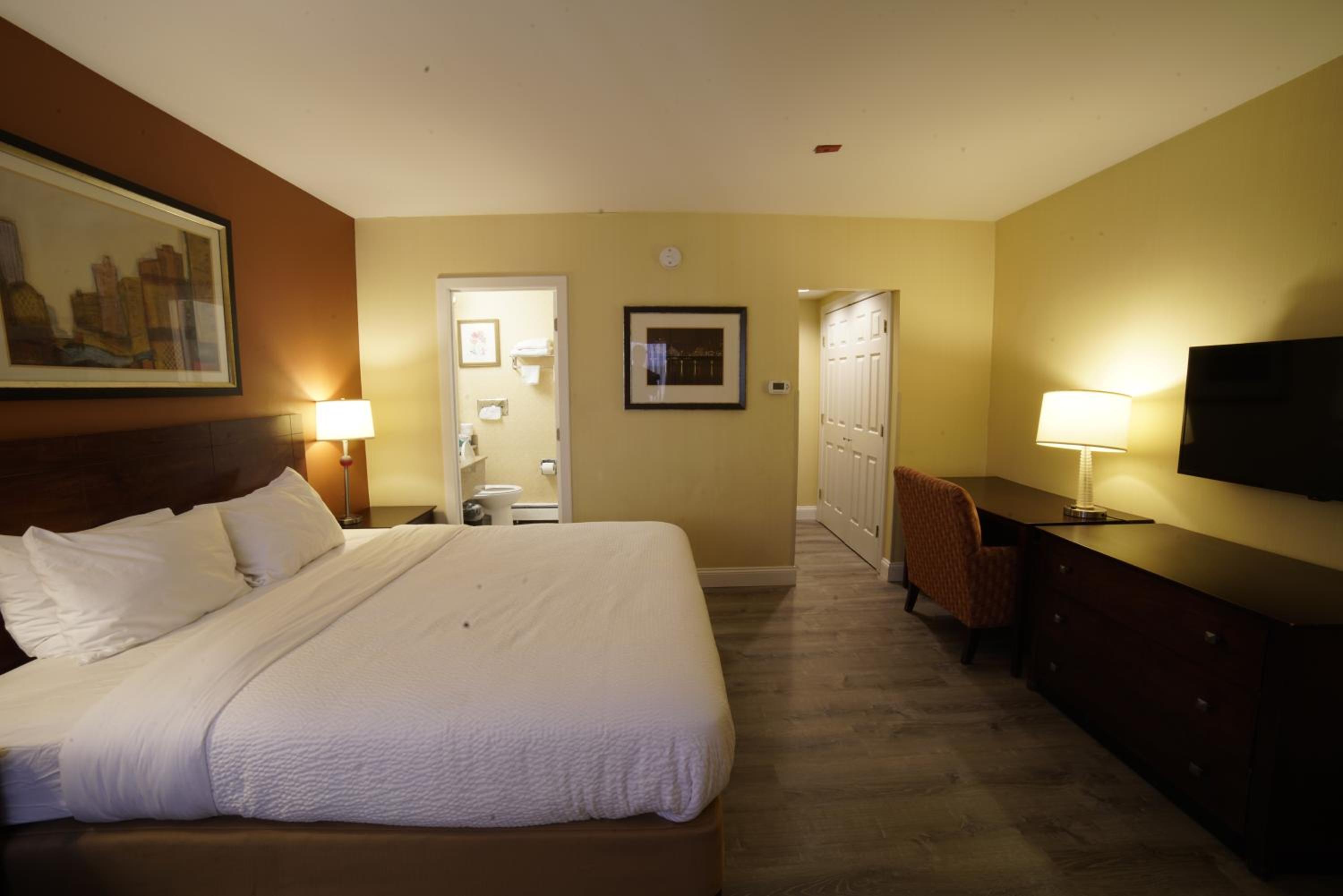 Standard King Room - Photo 1