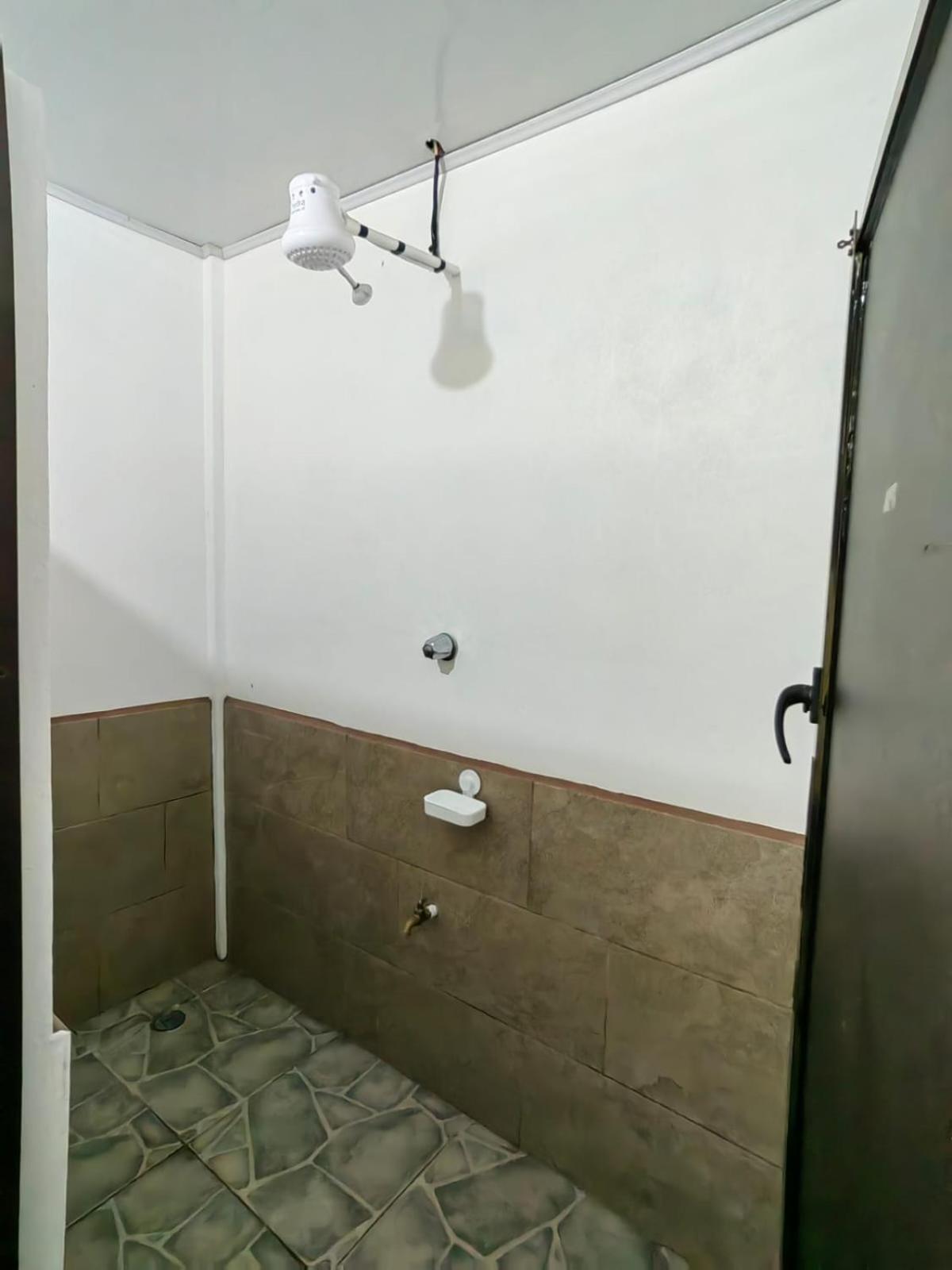 Basic Triple Room photo 2