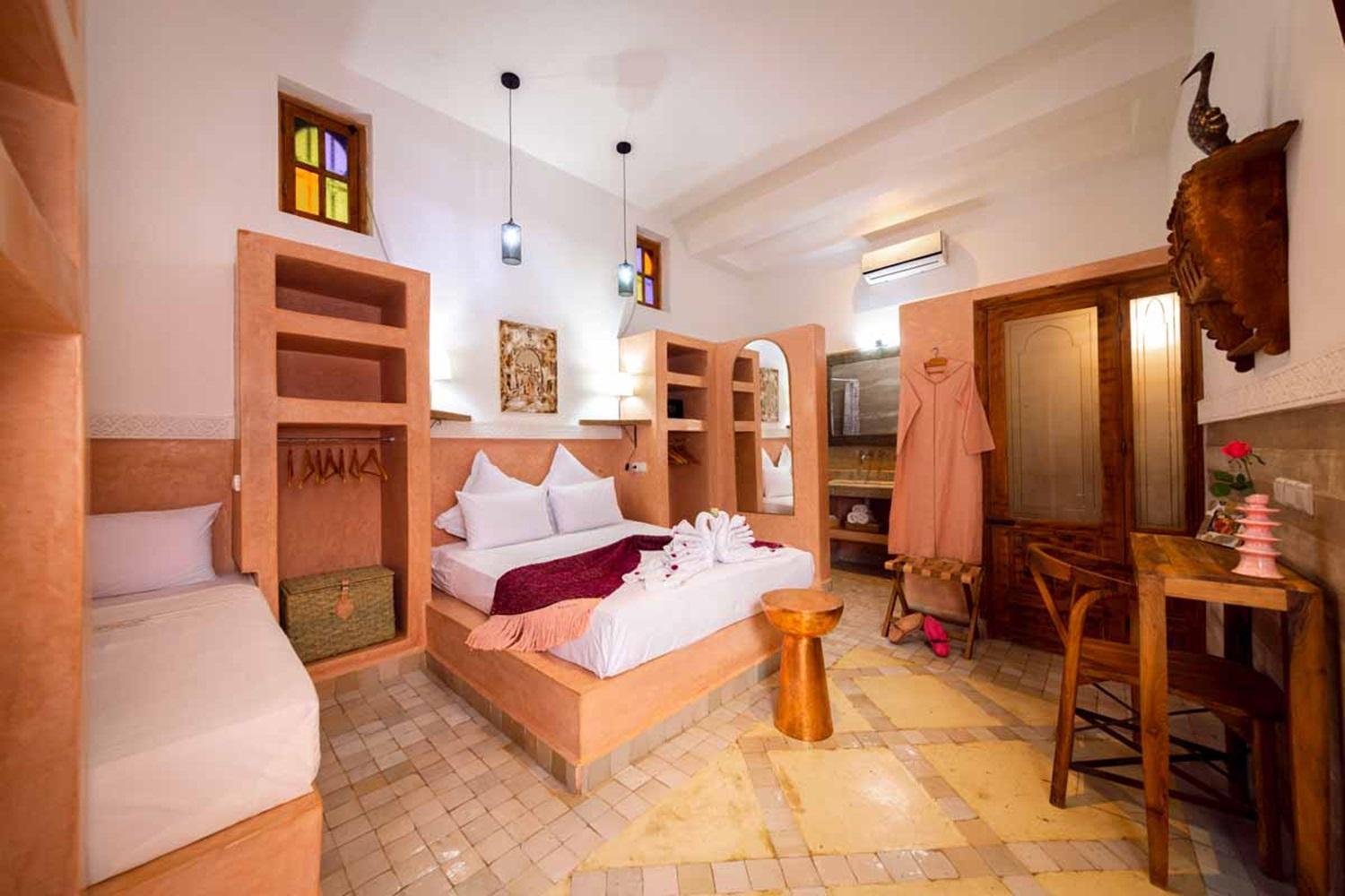 Deluxe Triple Room - Photo 5