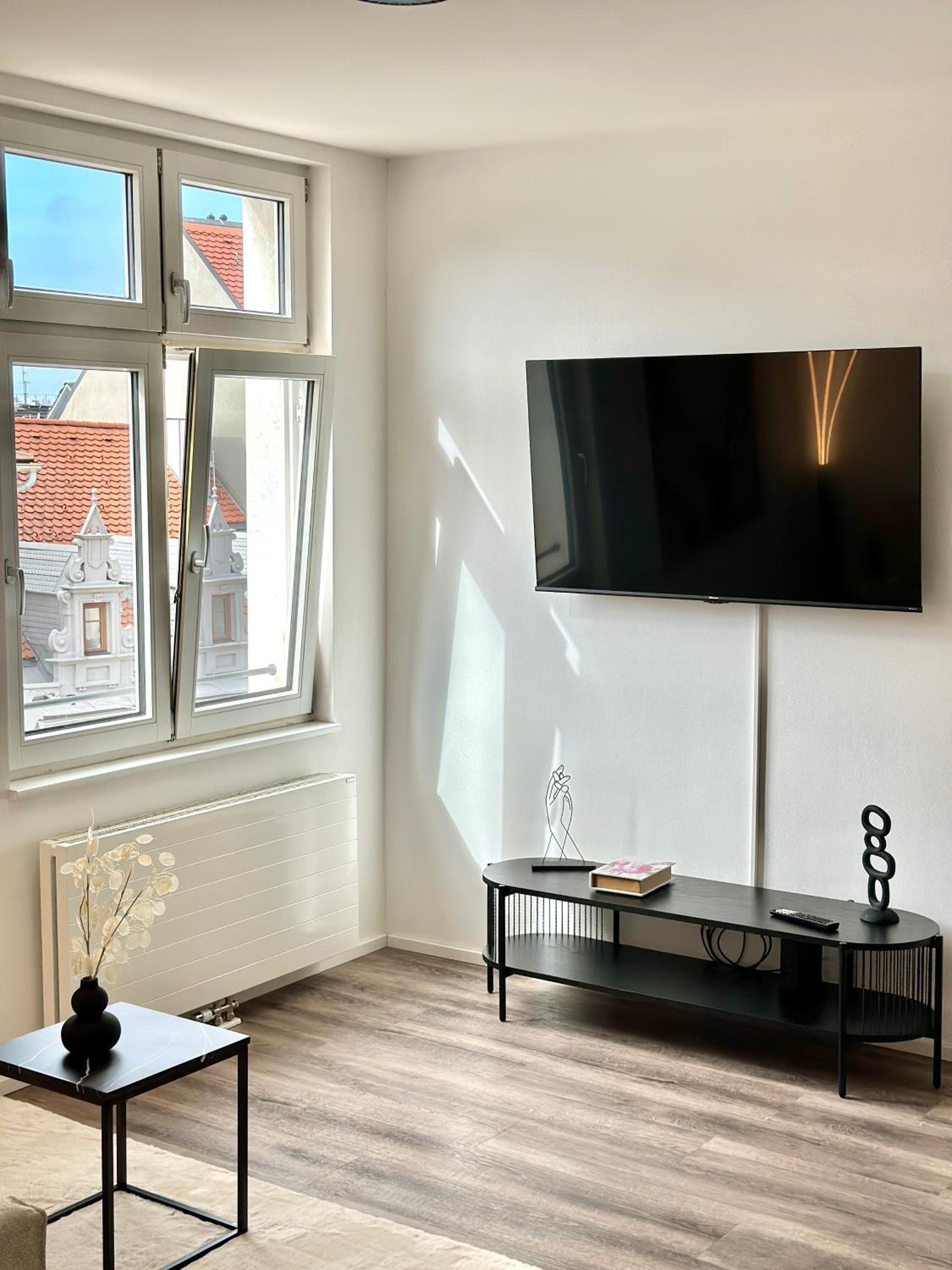 One-Bedroom Apartment photo 1