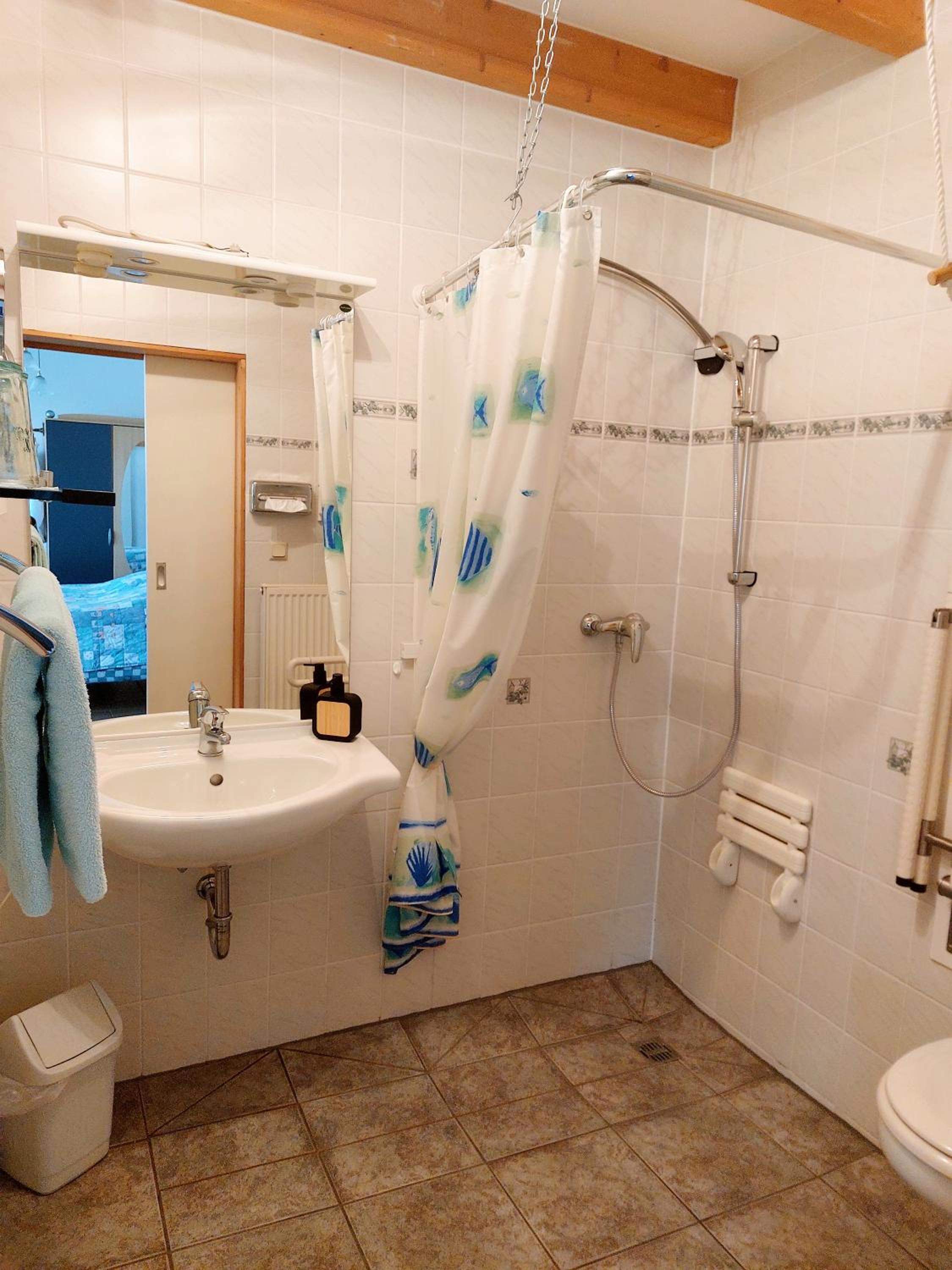 Double Room - Disability Access photo 3