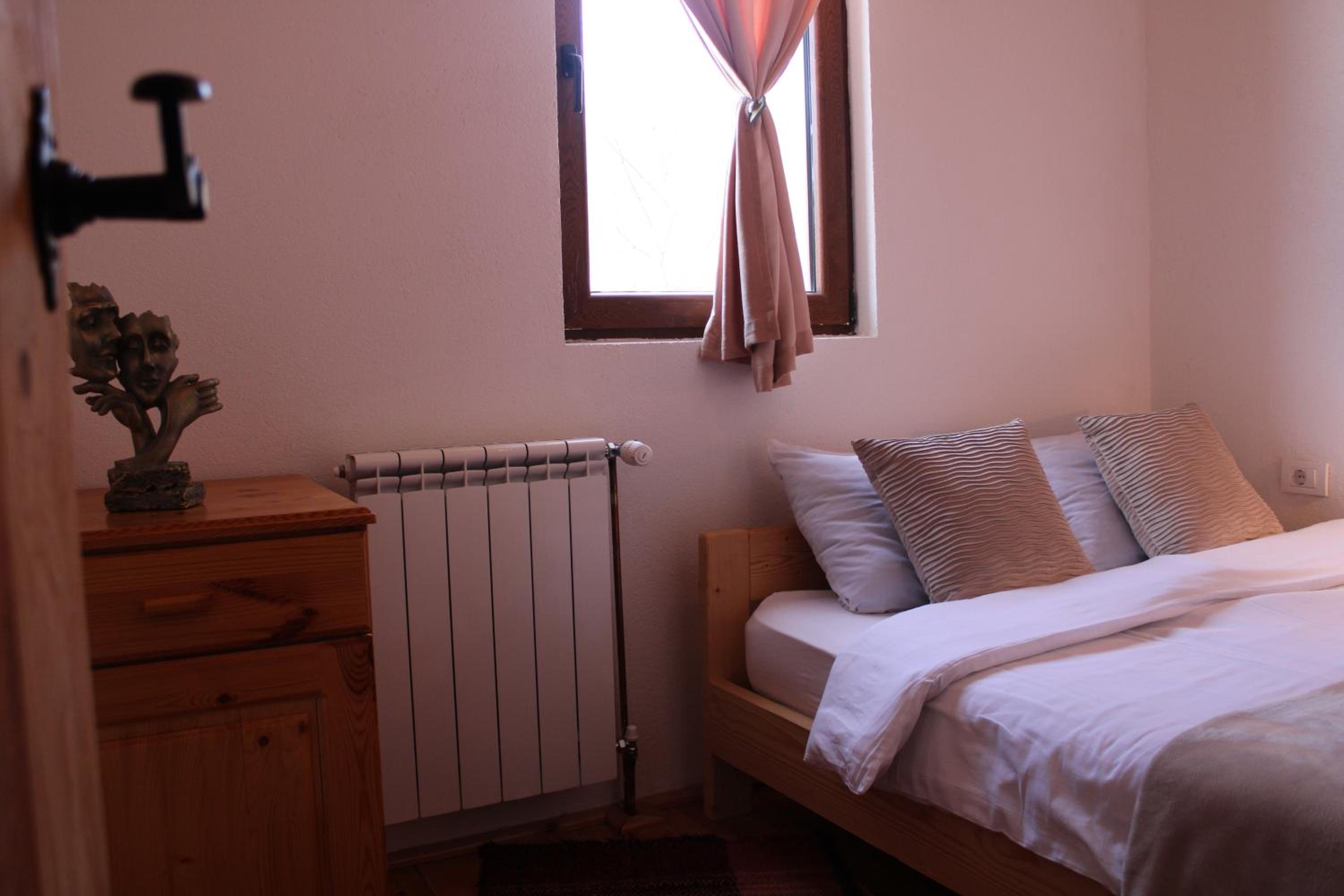 Apartment photo 2