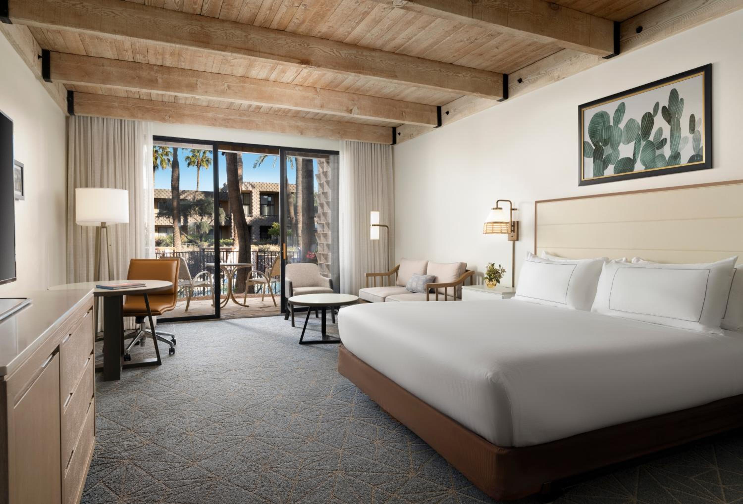 King Room with Balcony and Pool View - Photo 8