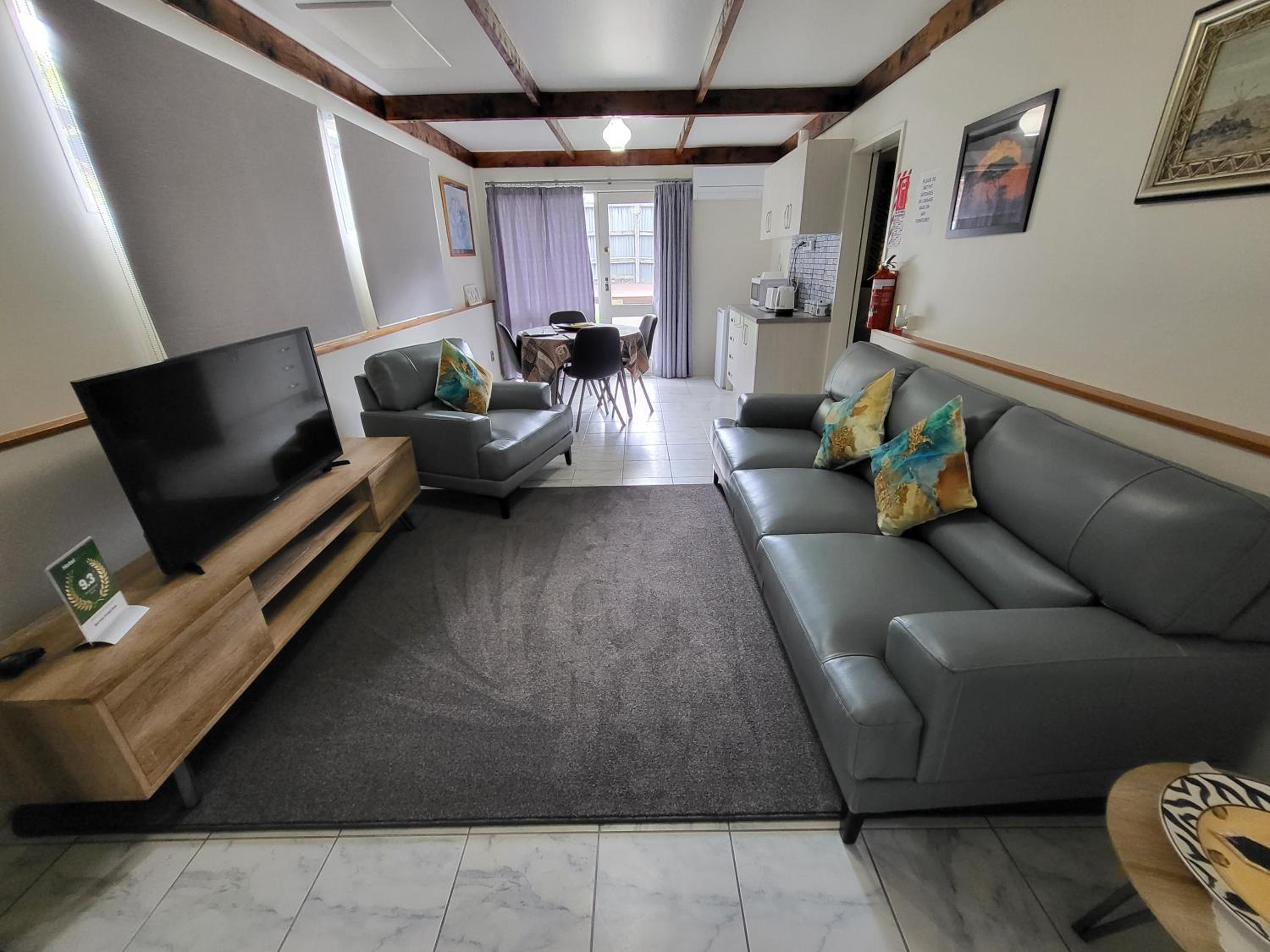 One-Bedroom Apartment - Photo 1