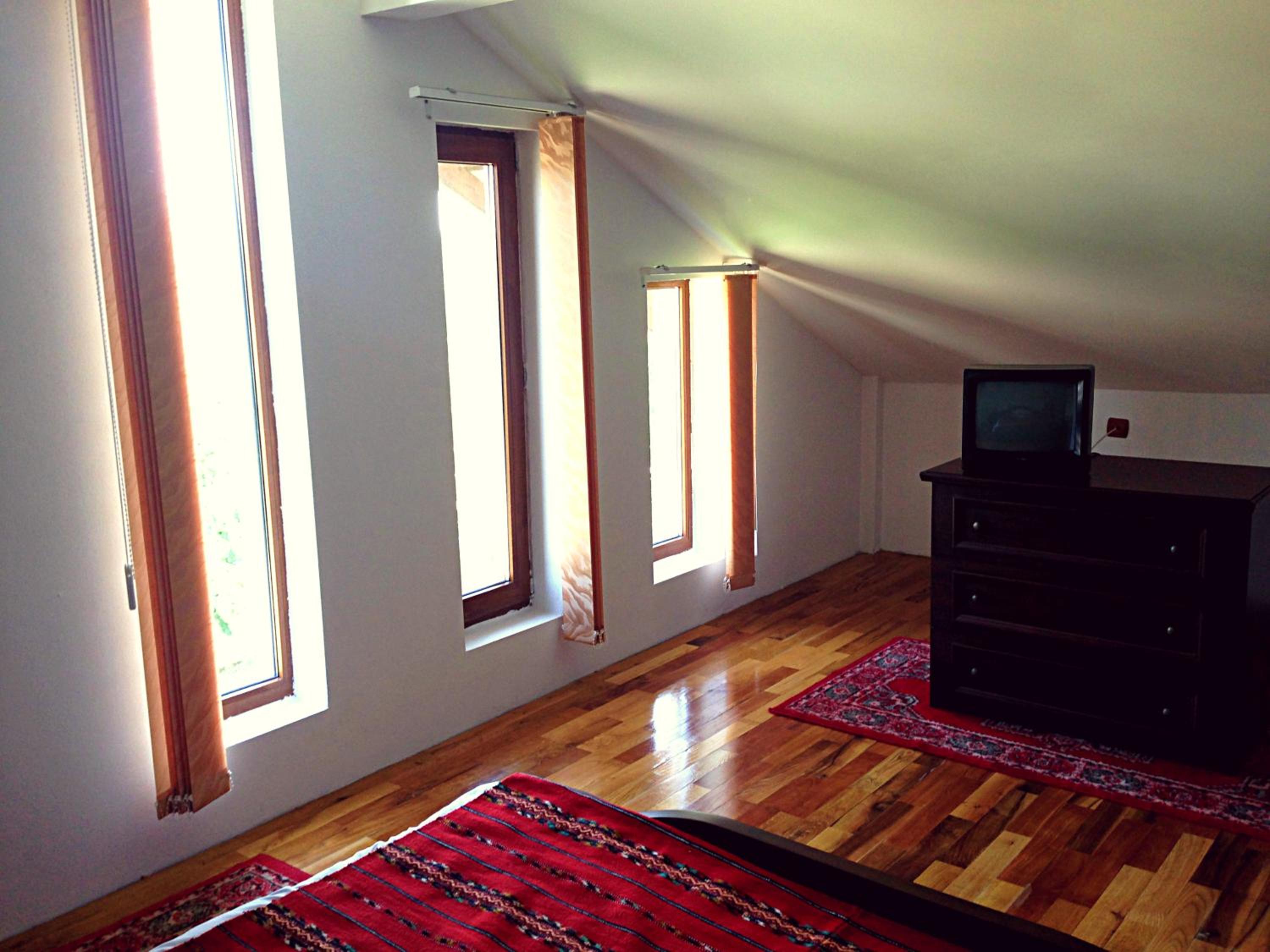 Economy Double Room with Shared Bathroom photo 3