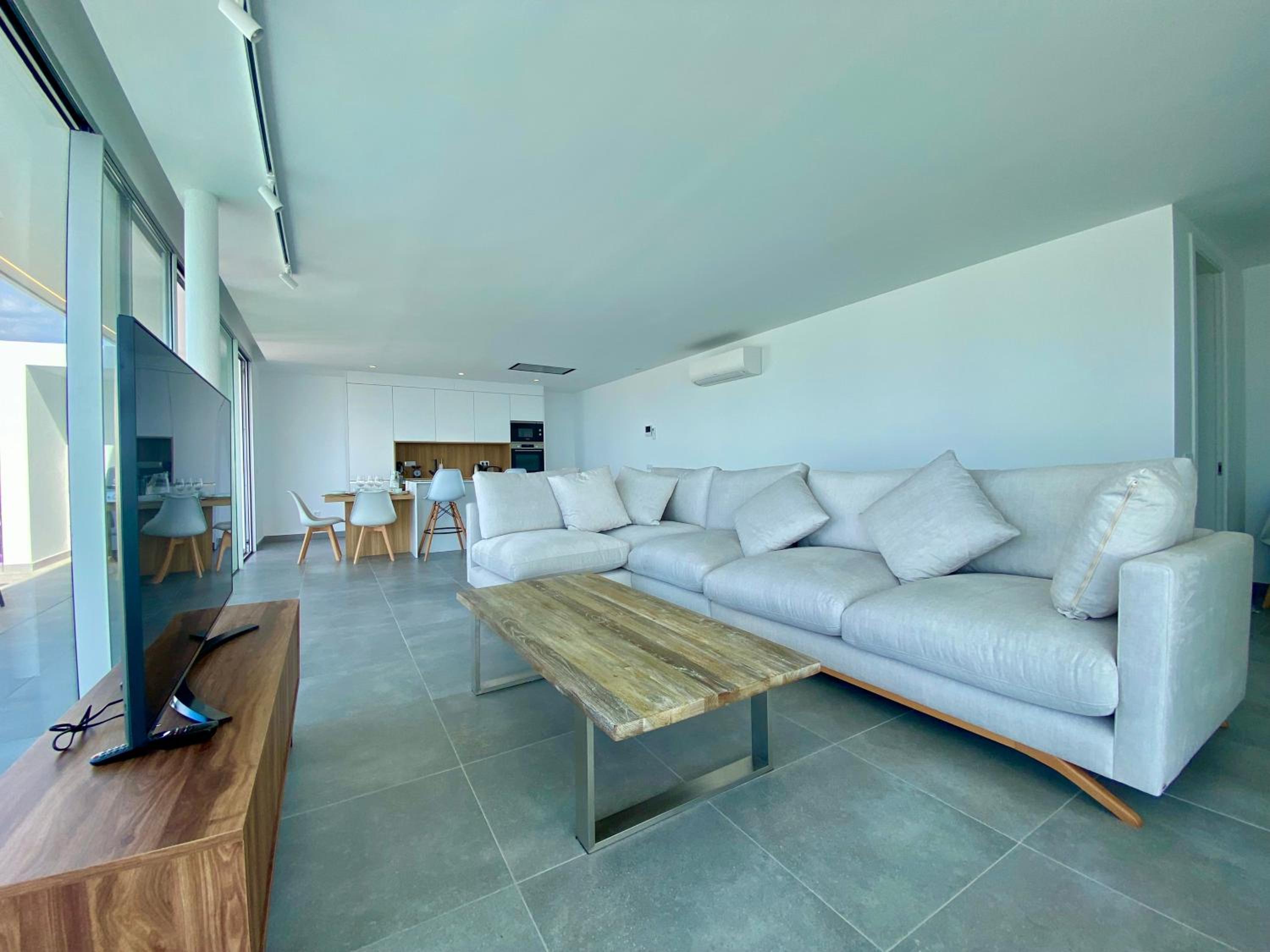 Three-Bedroom Villa photo 3