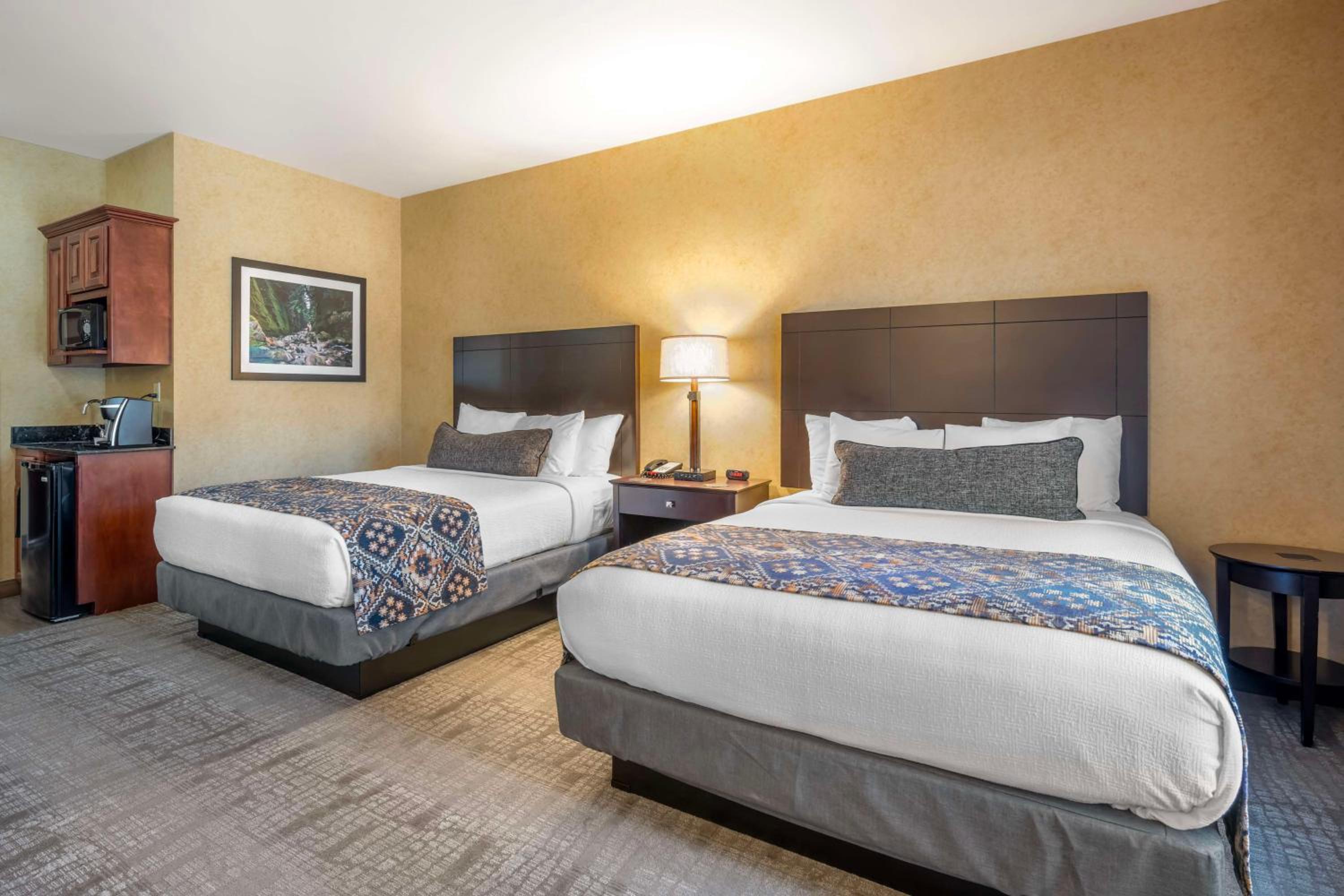 Queen Suite with Two Queen Beds