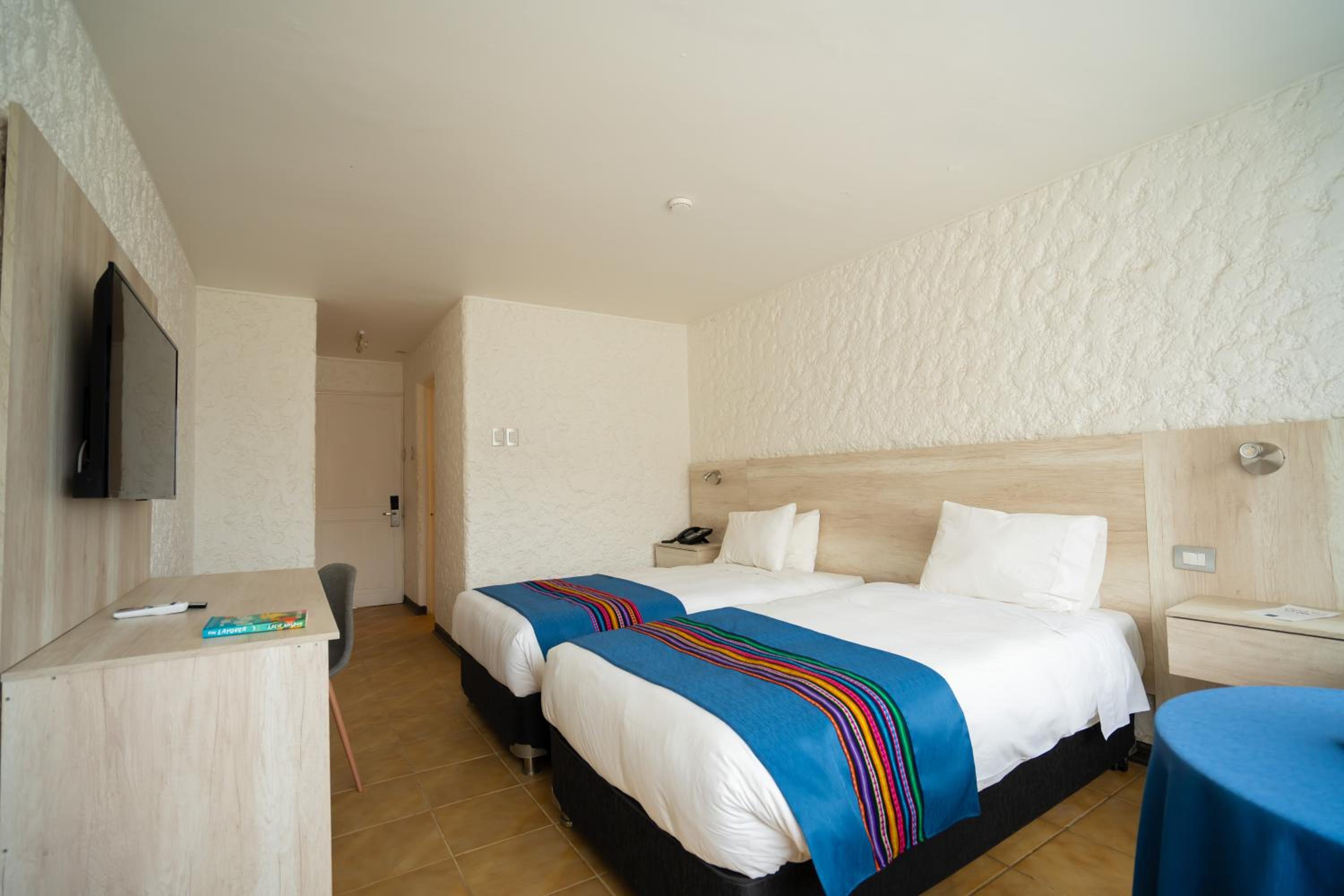 Standard Twin Room - Photo 3