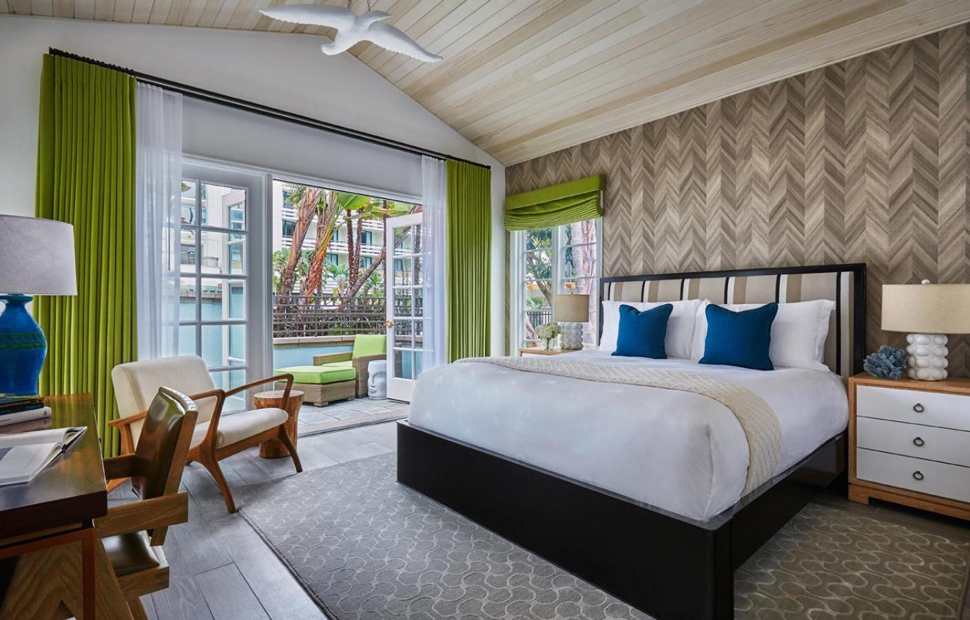 Signature Bungalow with One King Bed and Patio - Mobility Hearing Accessible/Roll-In Shower