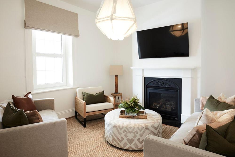 Three-Bedroom Apartment photo 1
