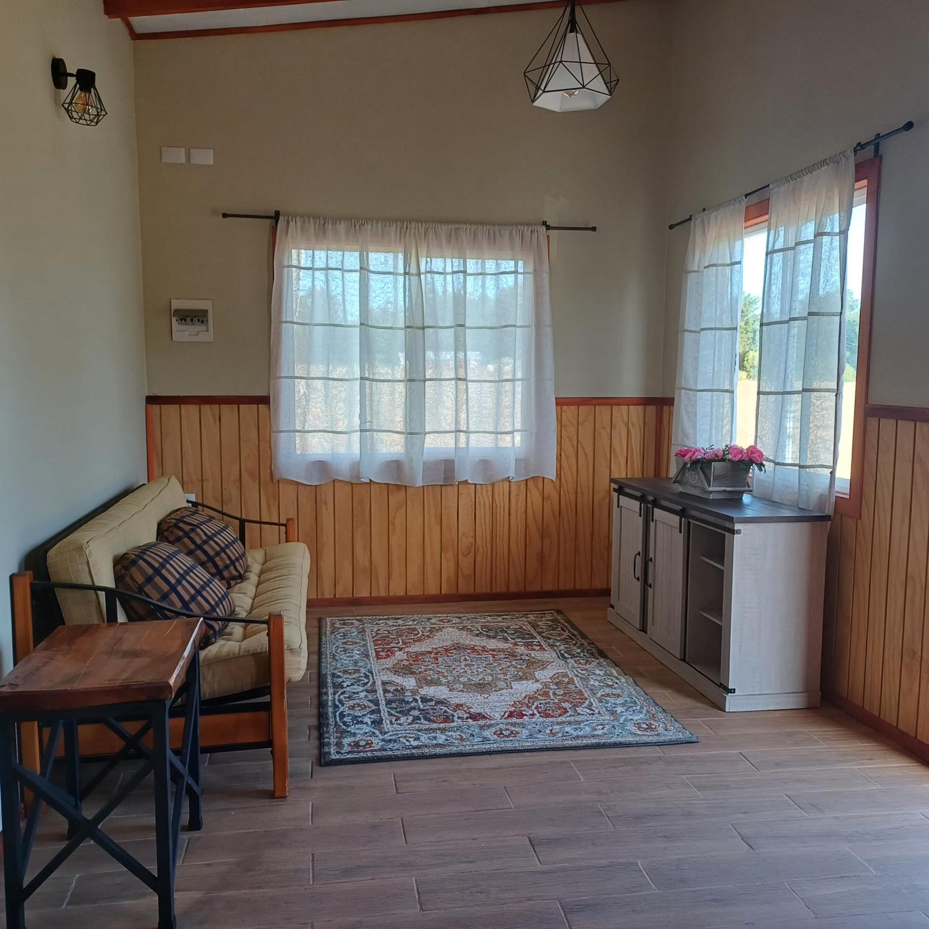 One-Bedroom House photo 1