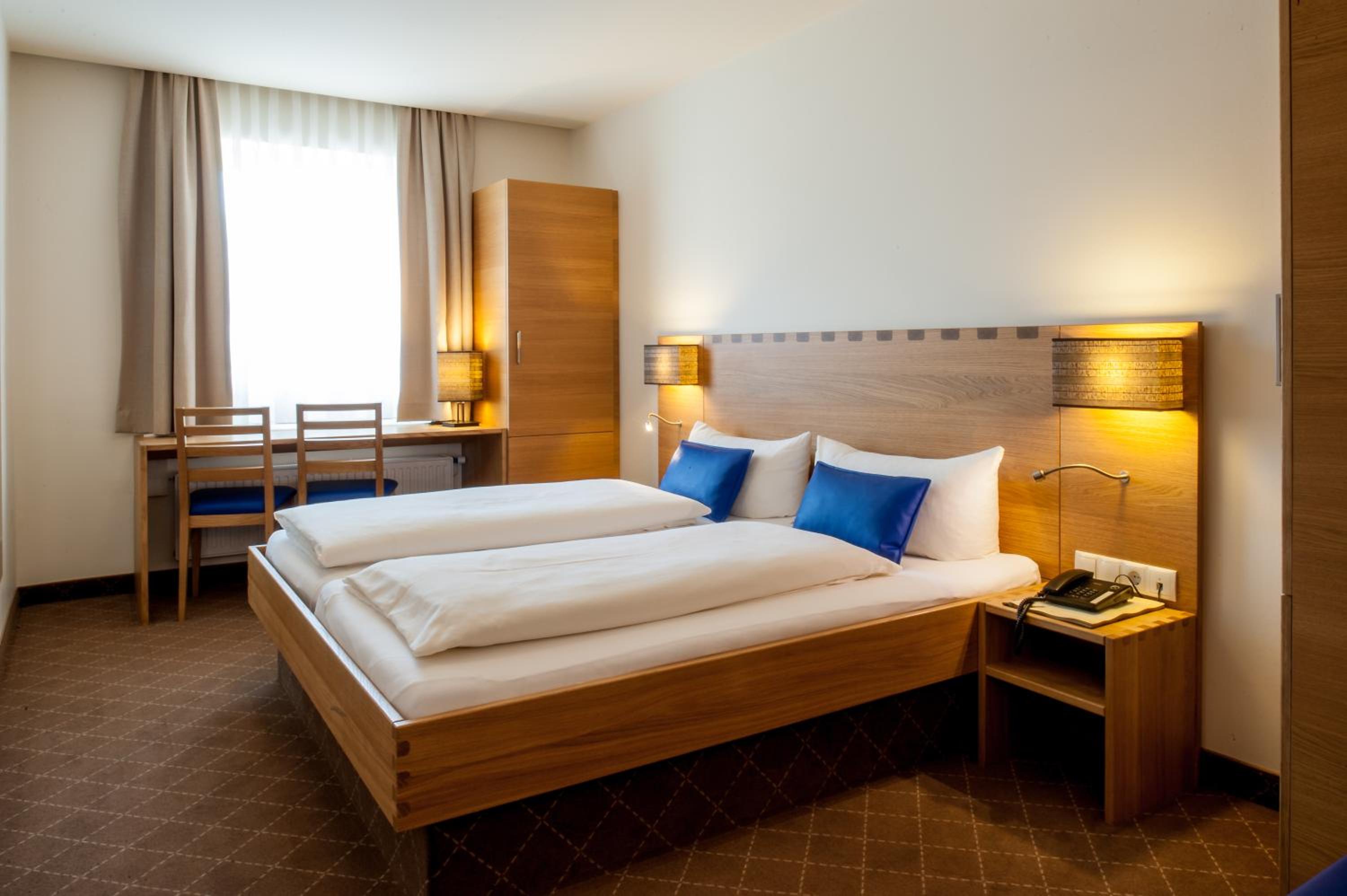 Business Double Room - Photo 6