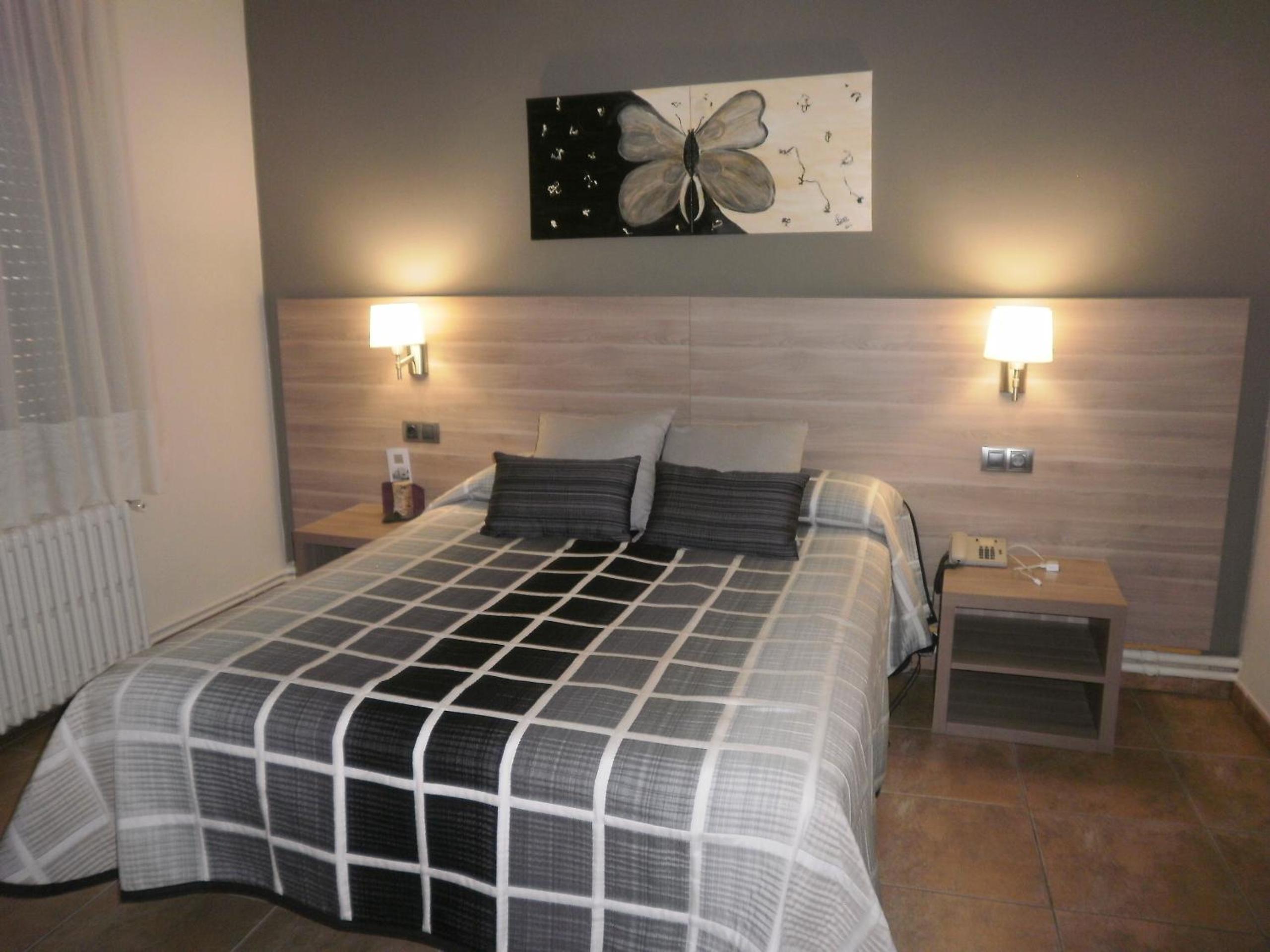 Standard Double or Twin Room photo 2