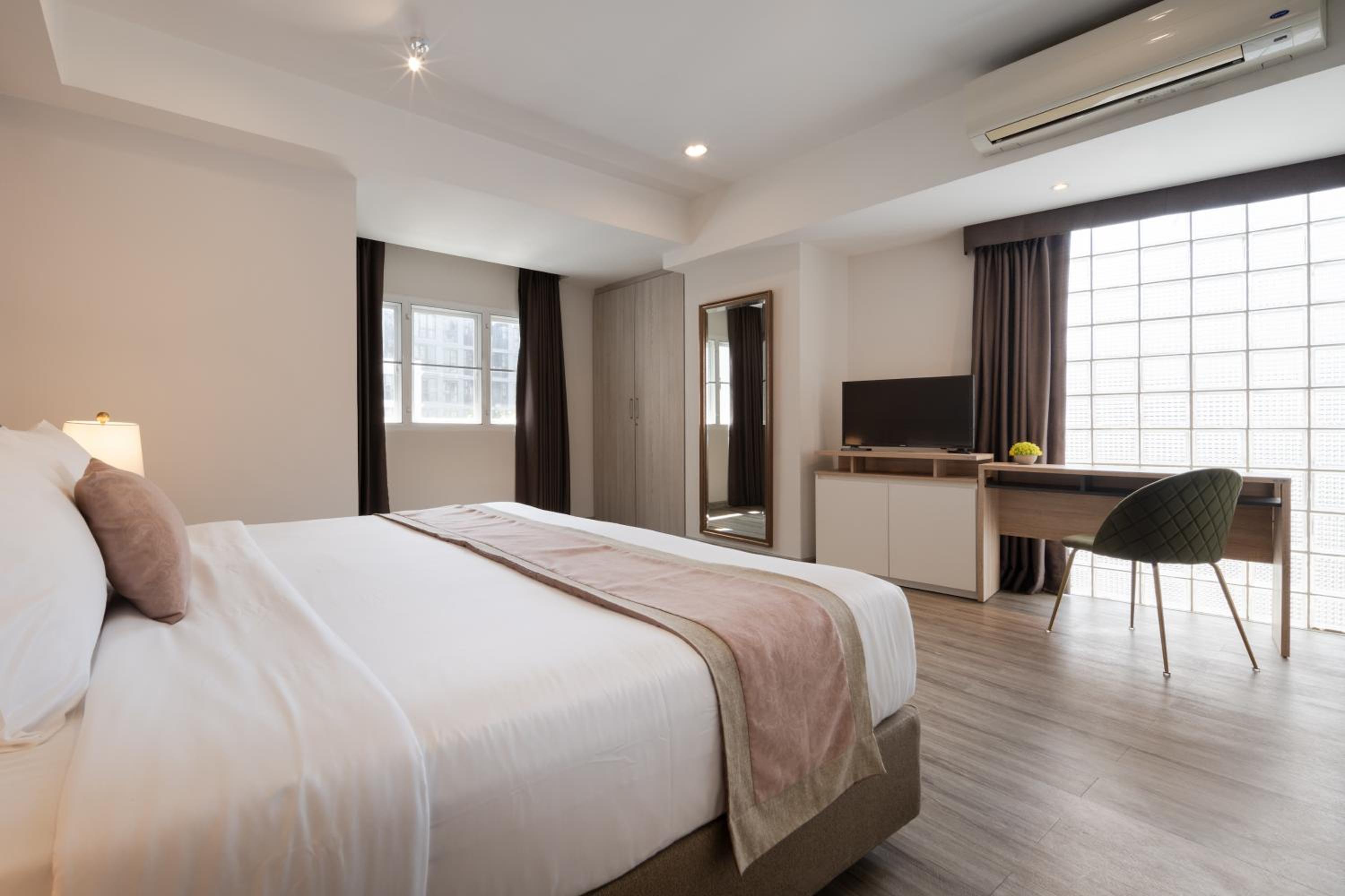 One-Bedroom Suite photo 2