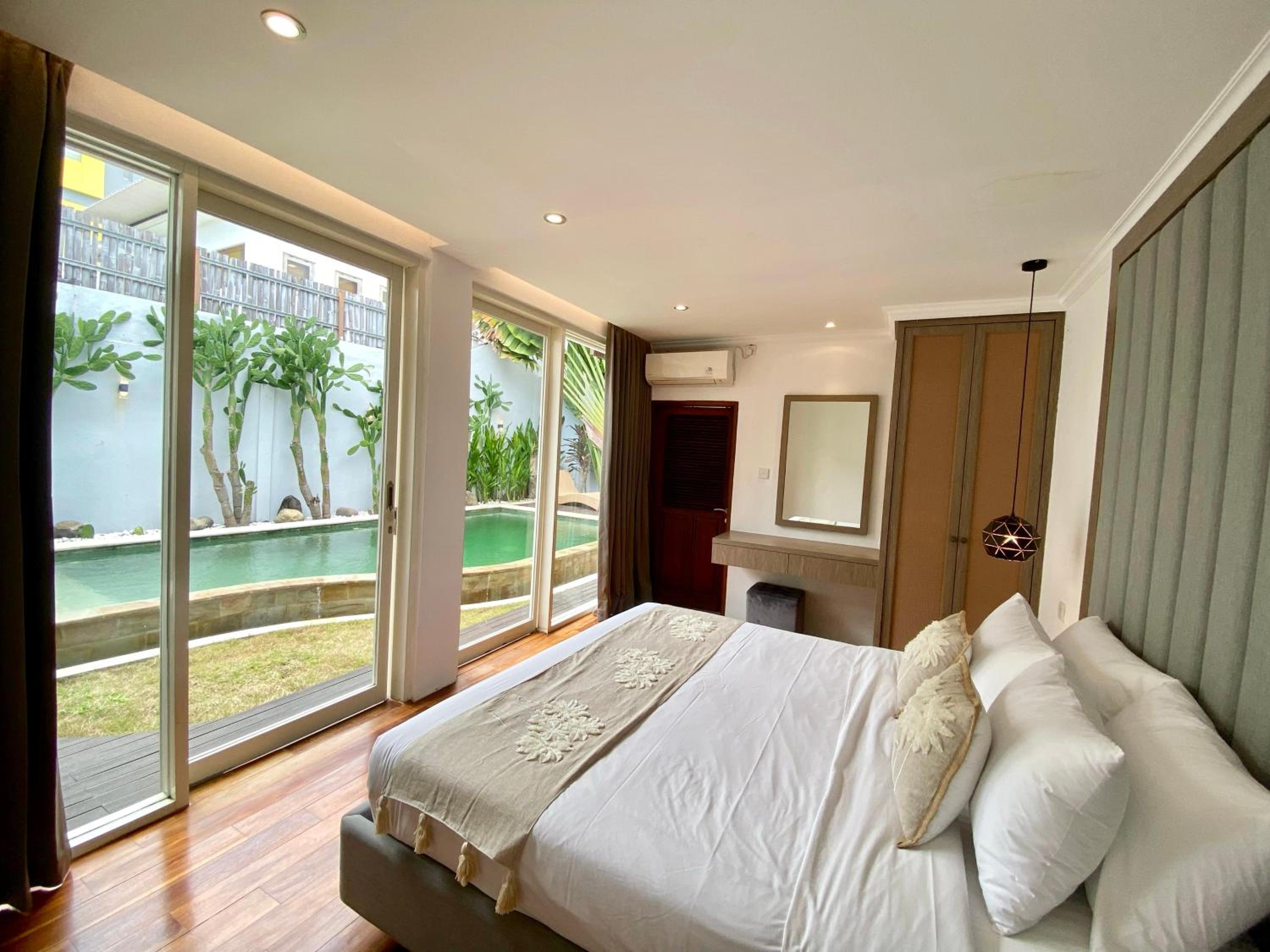Villa with Private Pool photo 2